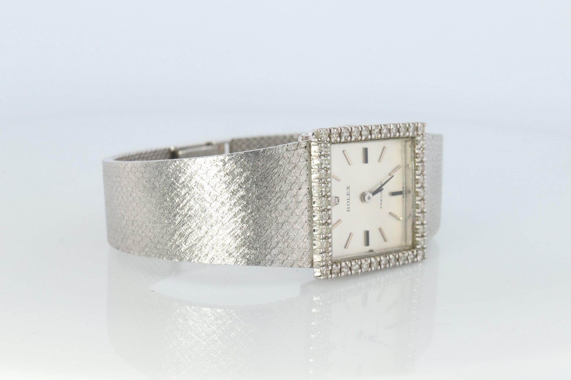 Genuine Rolex Watch. Diamond Bezel 1971 Ladies Manual ROLEX 2611 Precision