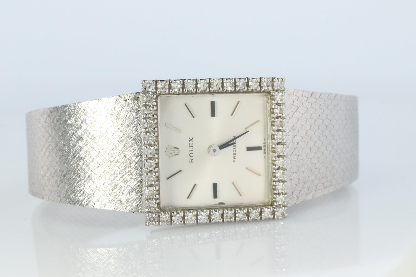 Genuine Rolex Watch. Diamond Bezel 1971 Ladies Manual ROLEX 2611 Precision