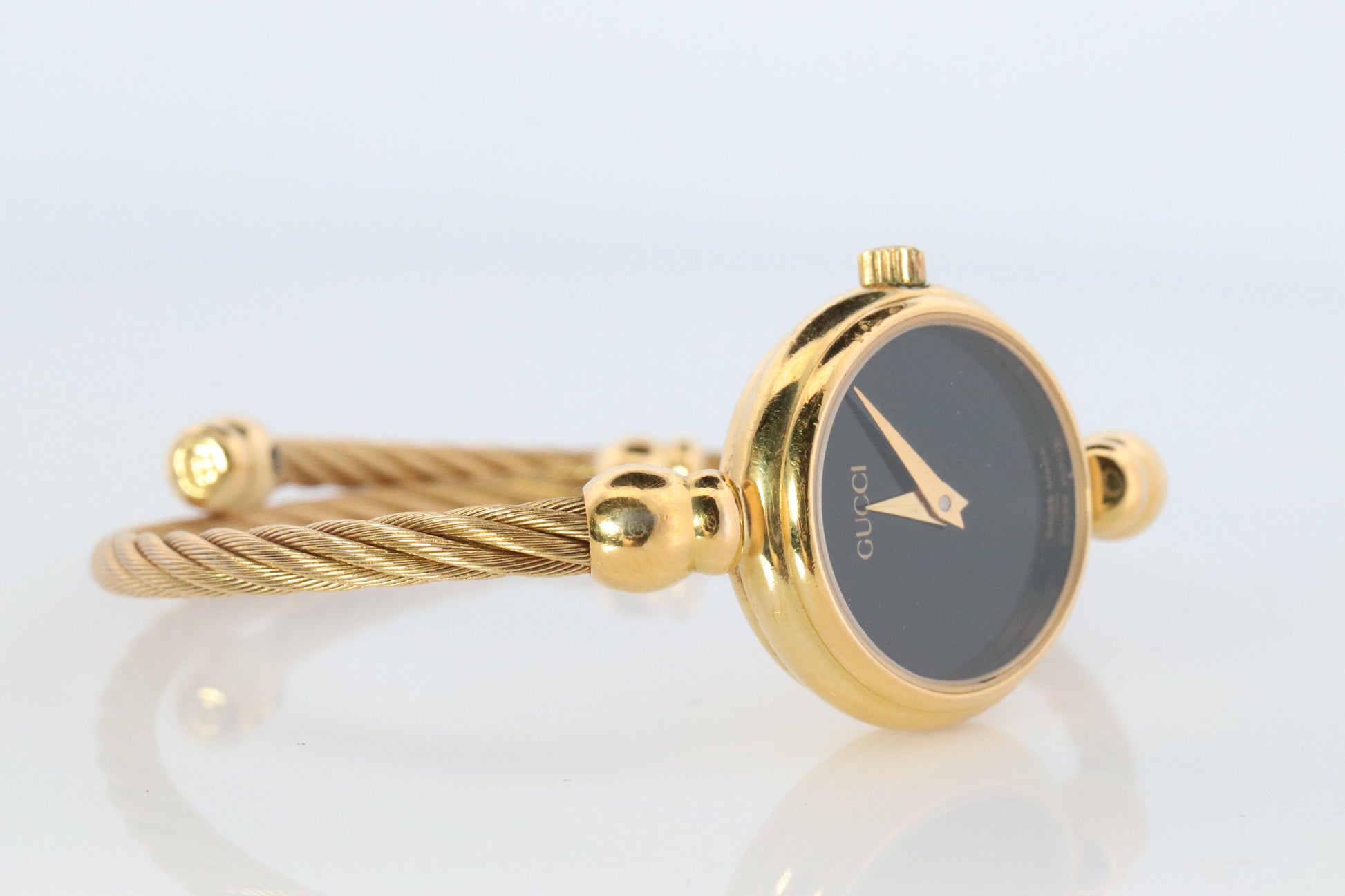Vintage GUCCI Quartz 2700.2.L  Watch. Gucci Ladies Bangle Gold Tone Wristwatch