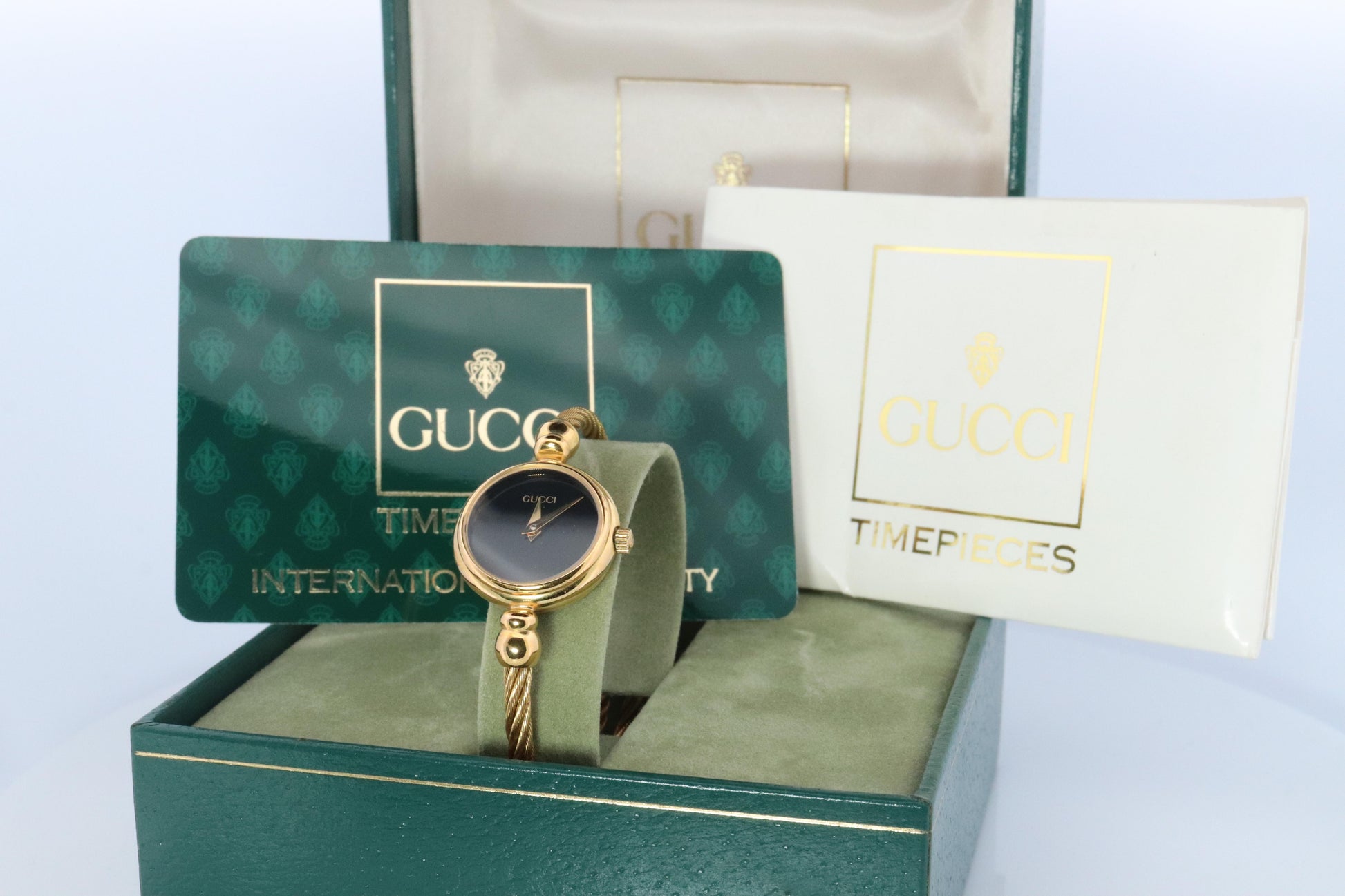 Vintage GUCCI Quartz 2700.2.L  Watch. Gucci Ladies Bangle Gold Tone Wristwatch