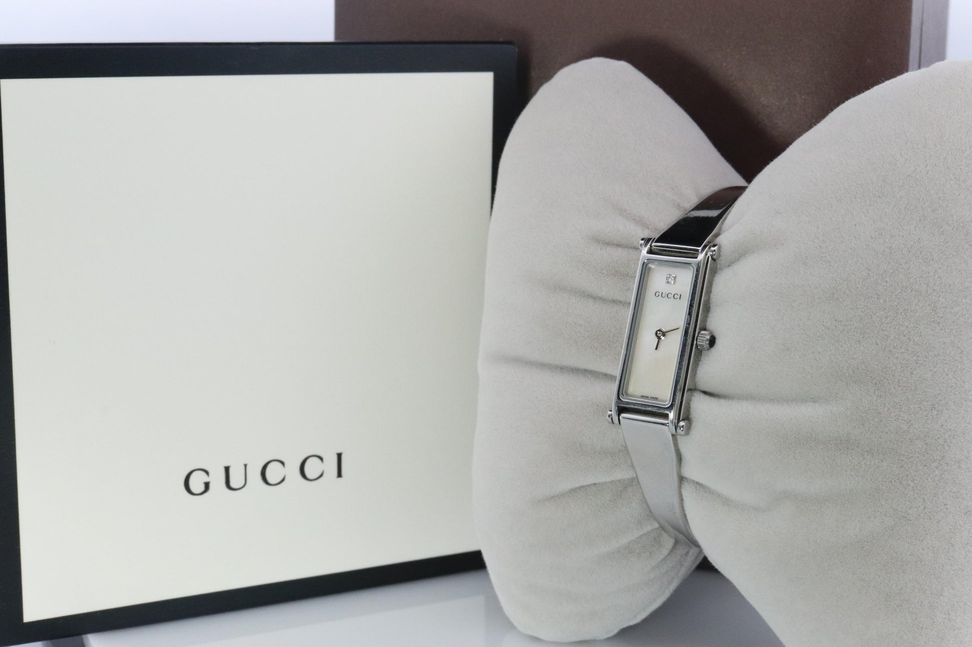 Vintage GUCCI 1500L Quartz Wrist Watch. Gucci Silver MOP Diamond Bangle Watch