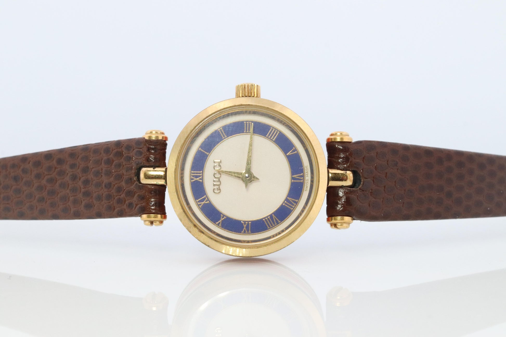 Vintage GUCCI Shelly Line Leather Watch Timepiece. 2000L Gucci Lane Blue and Red
