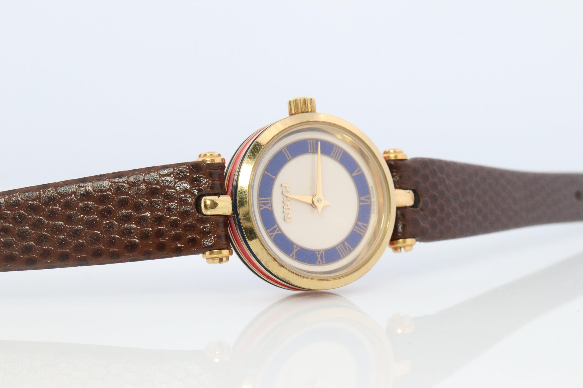 Vintage GUCCI Shelly Line Leather Watch Timepiece. 2000L Gucci Lane Blue and Red