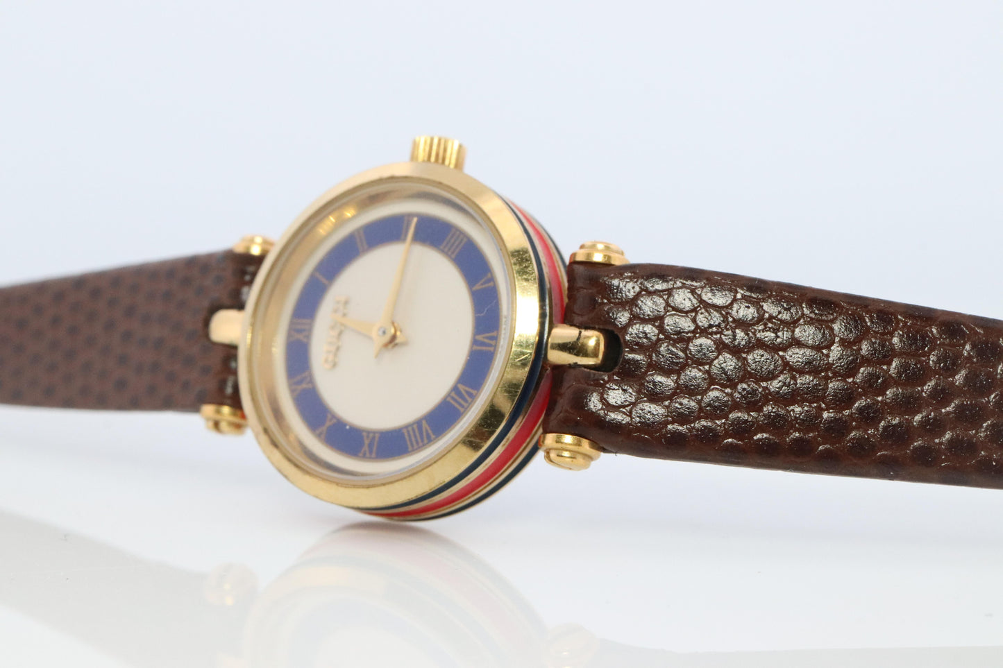 Vintage GUCCI Shelly Line Leather Watch Timepiece. 2000L Gucci Lane Blue and Red