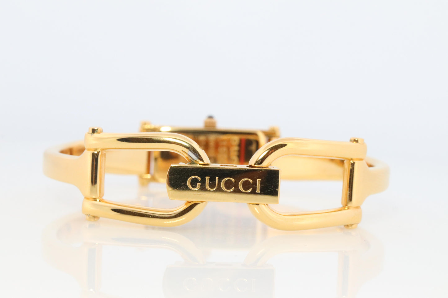 Vintage GUCCI 1500L Quartz Watch Timepiece. Gucci Gold Tone Bangle Wrist Watch