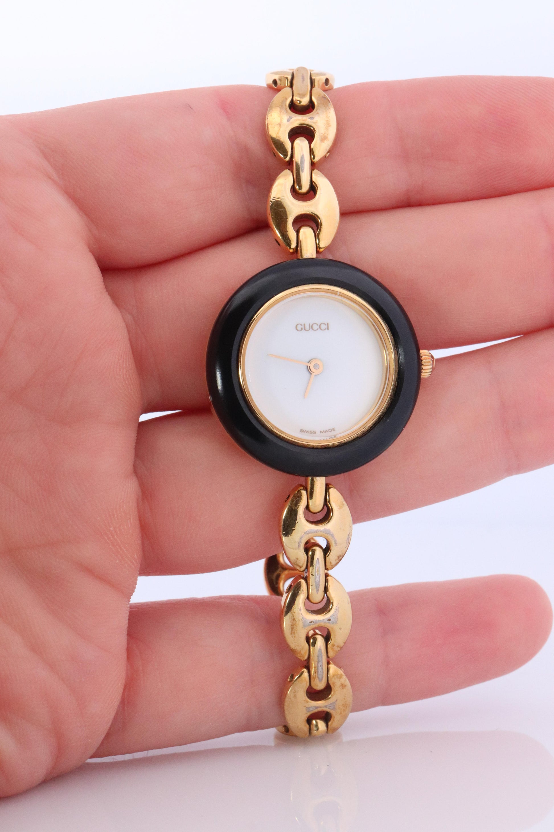Vintage GUCCI Quartz 11/12.2  Watch Timepiece. Gucci Ladies Chain Link Watch