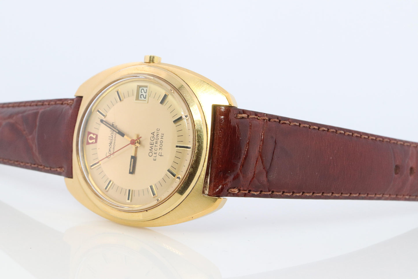 OMEGA Constellation Electronic. Mens Omega Watch F300 Constellation Chronometer