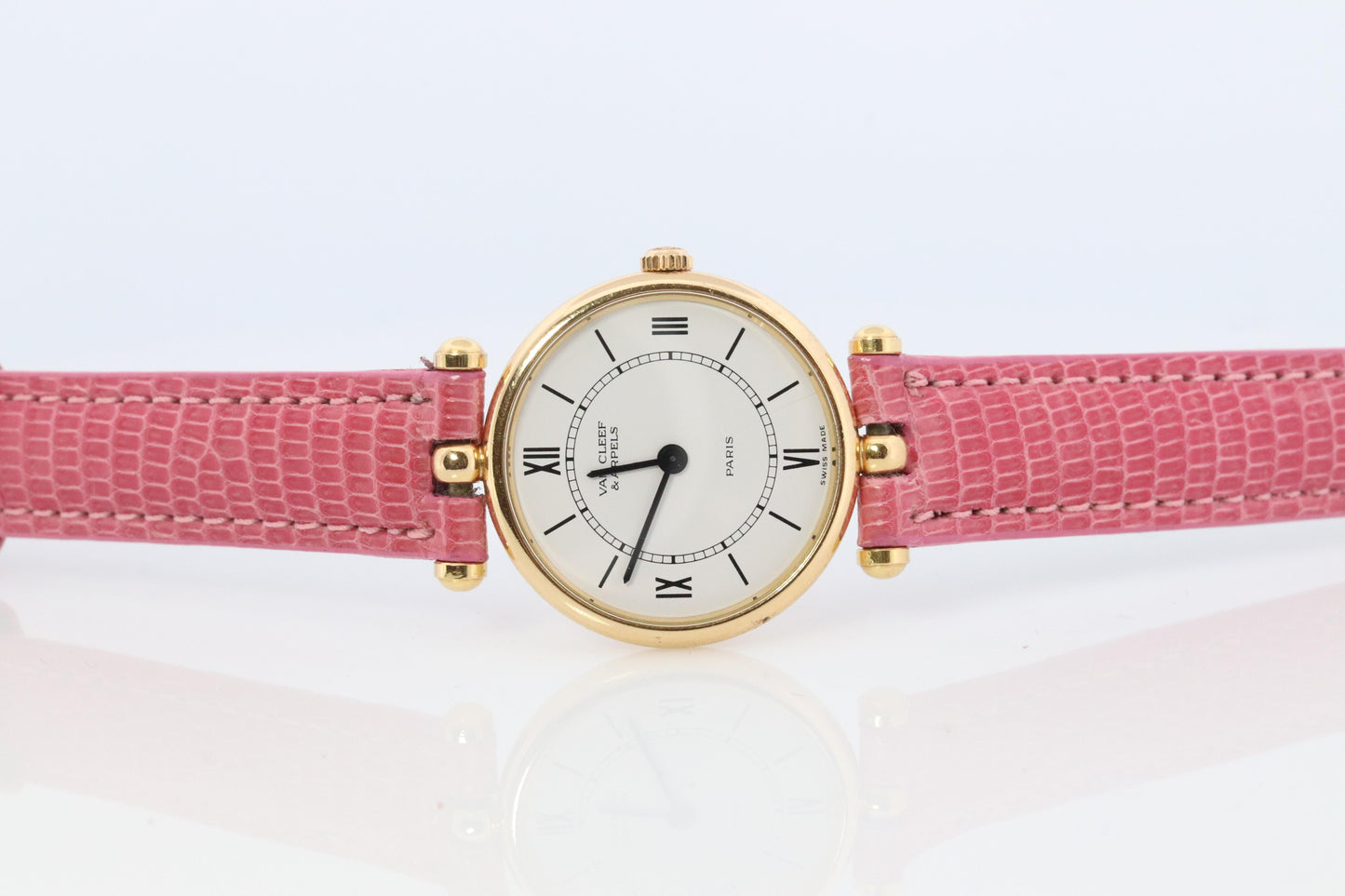 Van Cleef and Arpels 18601 watch. 18k Gold VCA Classique Ladies Watch.