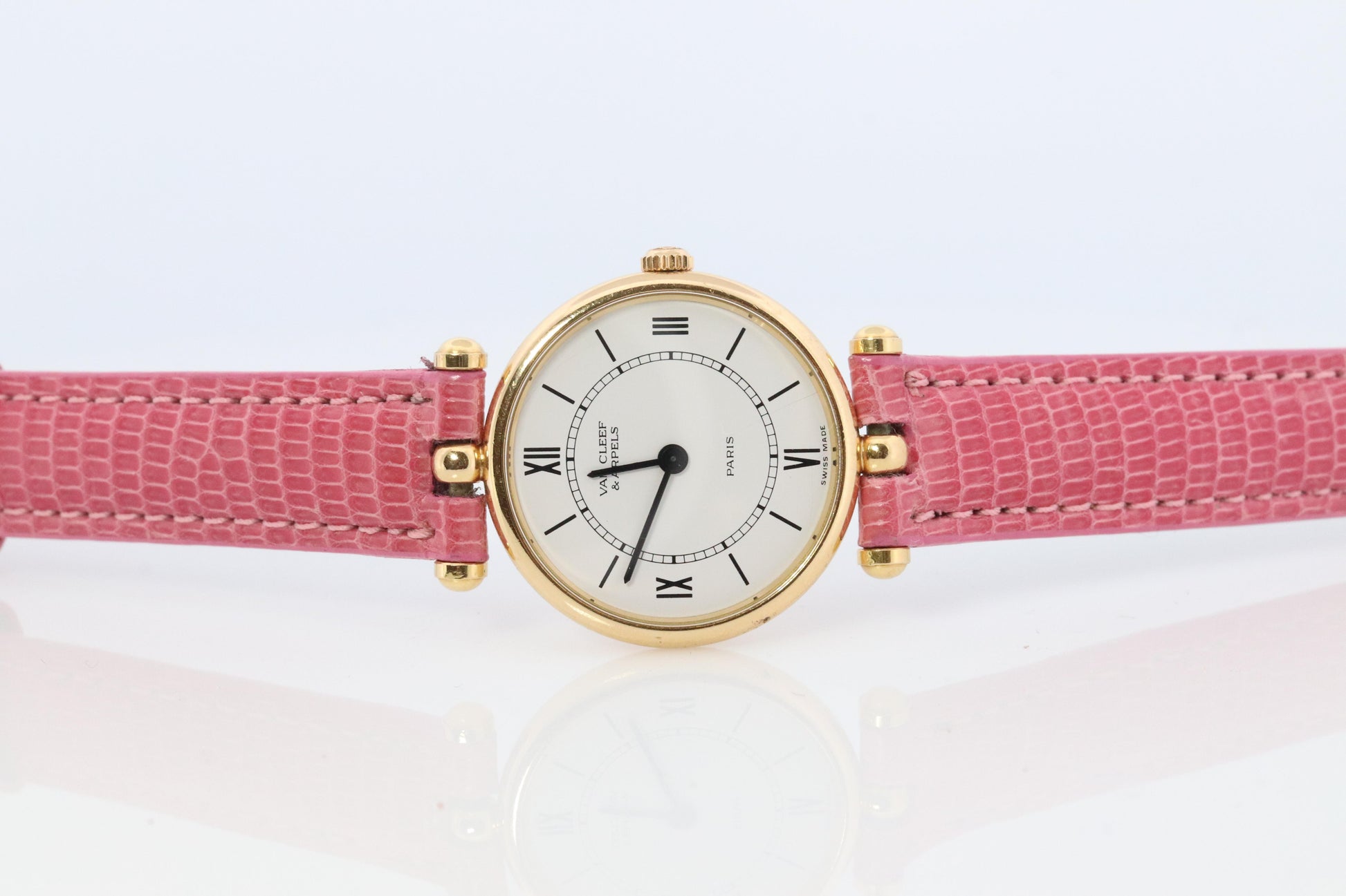 Van Cleef and Arpels 18601 watch. 18k Gold VCA Classique Ladies Watch.