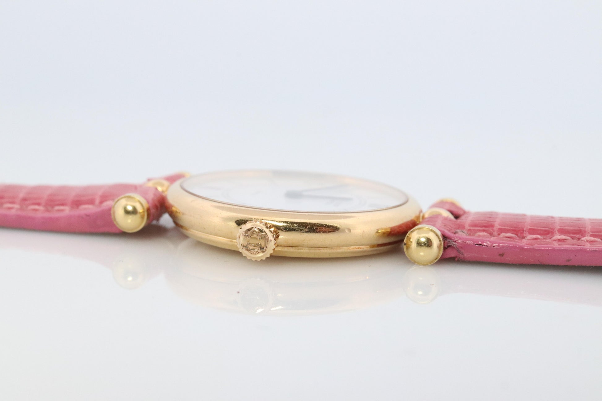Van Cleef and Arpels 18601 watch. 18k Gold VCA Classique Ladies Watch.