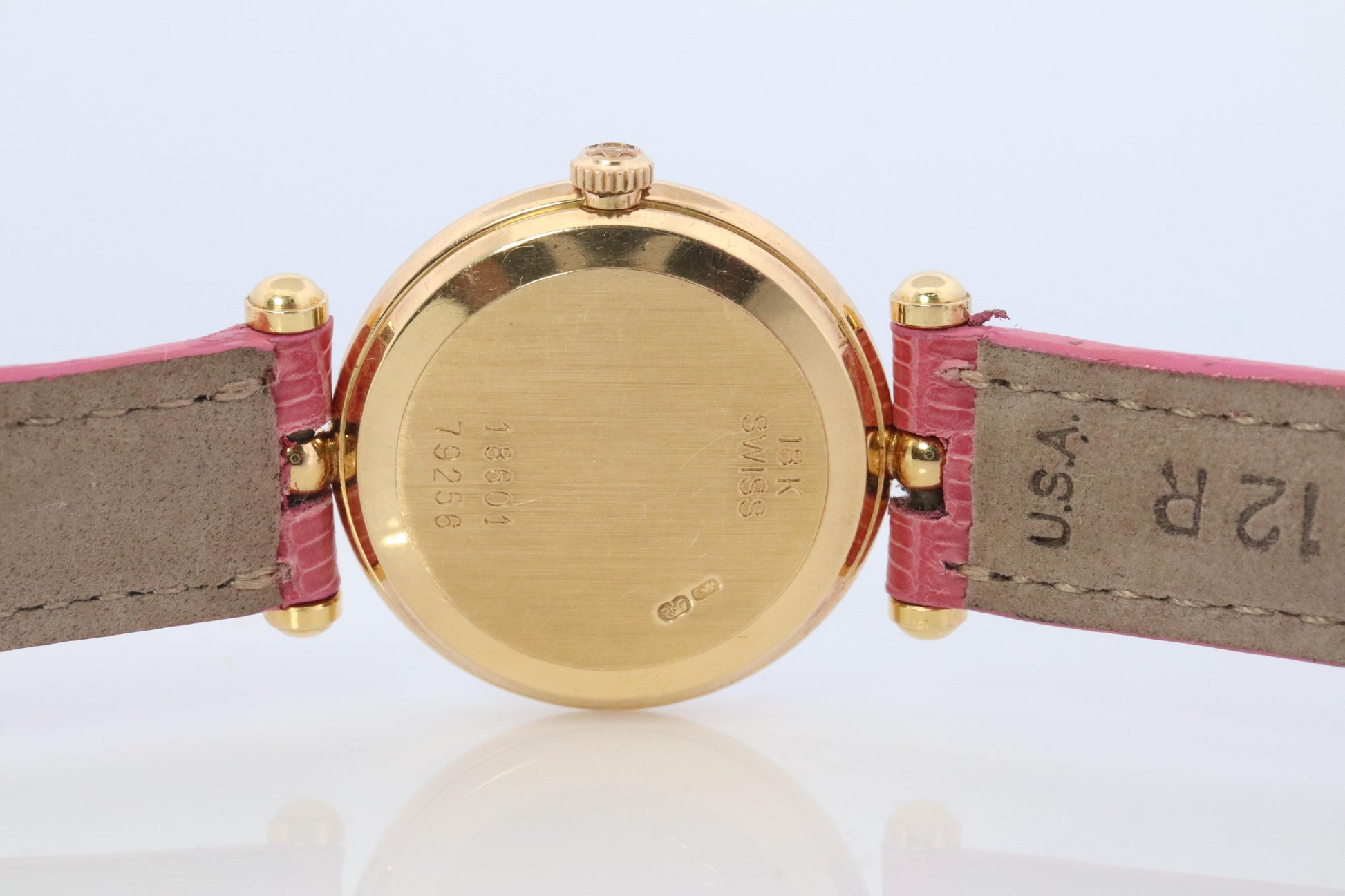 Van Cleef and Arpels 18601 watch. 18k Gold VCA Classique Ladies Watch.