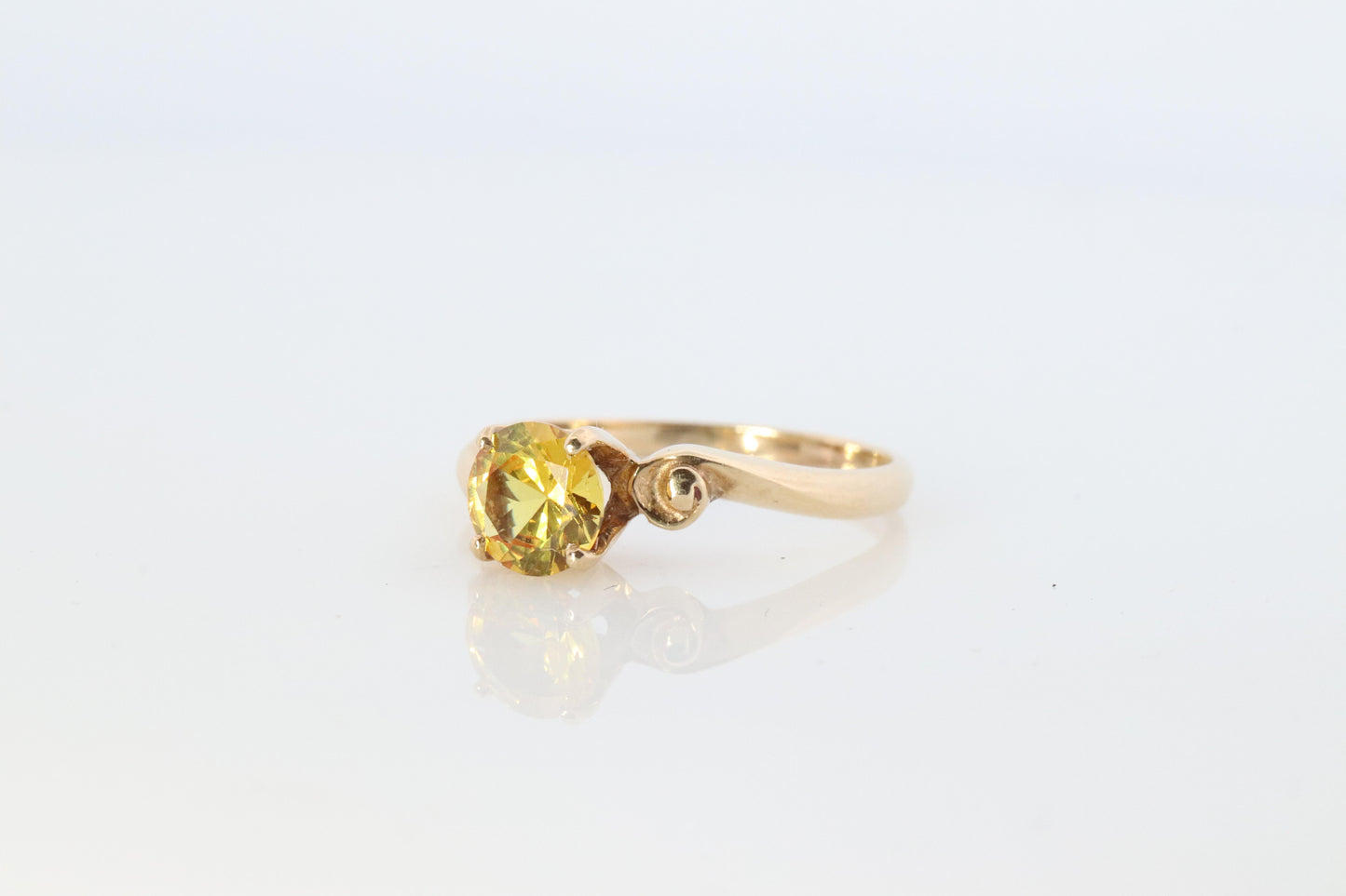 10k Round Sapphire YELLOW Sapphire ring. YELLOW SAPPHIRE solitaire ring.