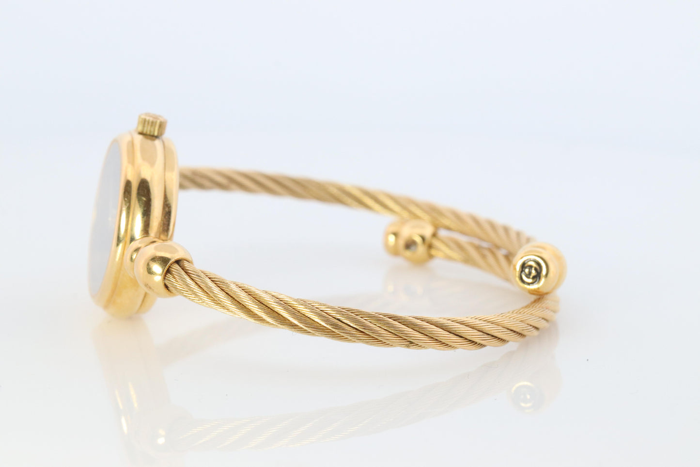 Vintage GUCCI Quartz 2700.2.L  Watch. Gucci Ladies Bangle Gold Tone Wristwatch