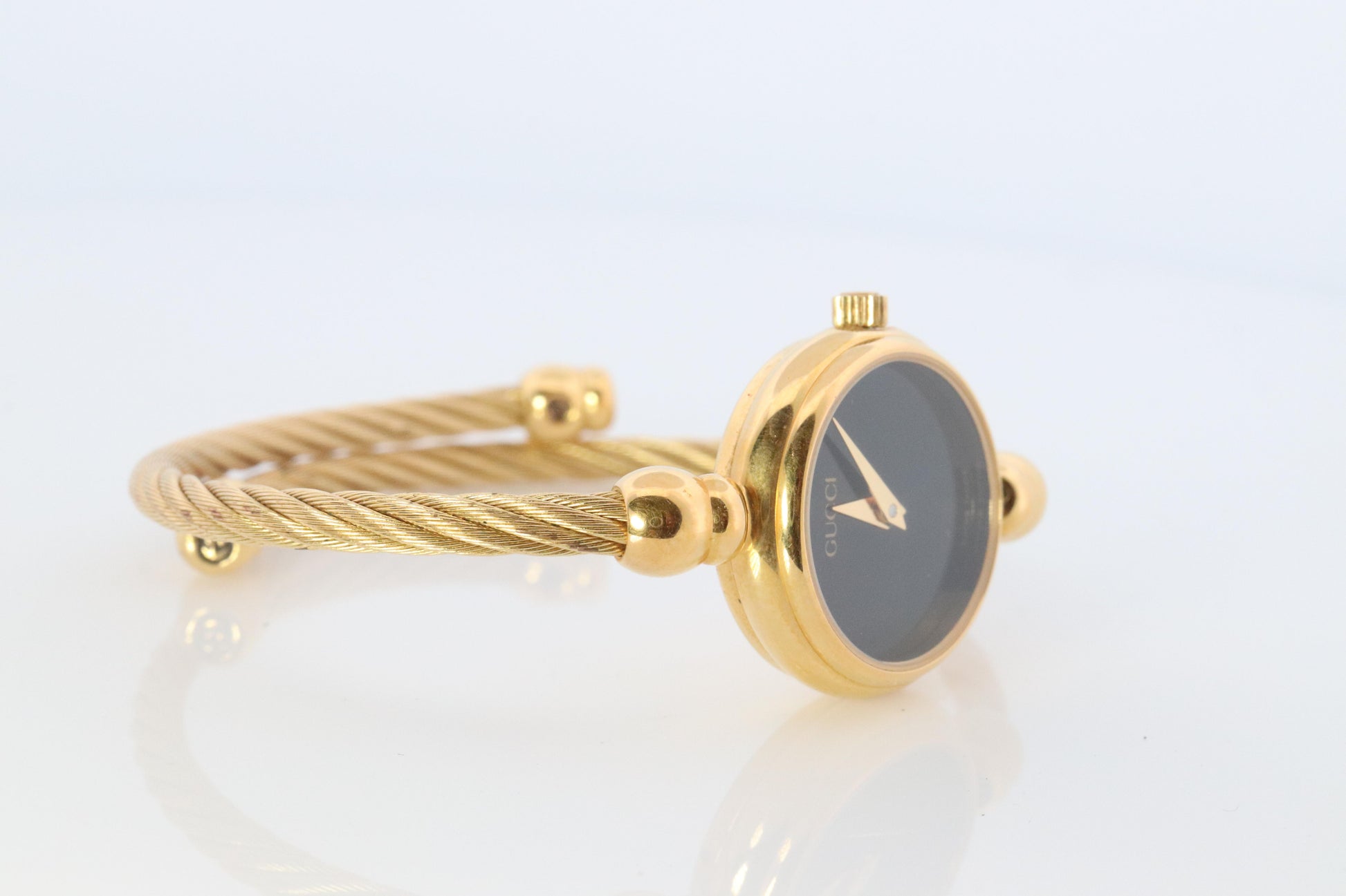 Vintage GUCCI Quartz 2700.2.L  Watch. Gucci Ladies Bangle Gold Tone Wristwatch