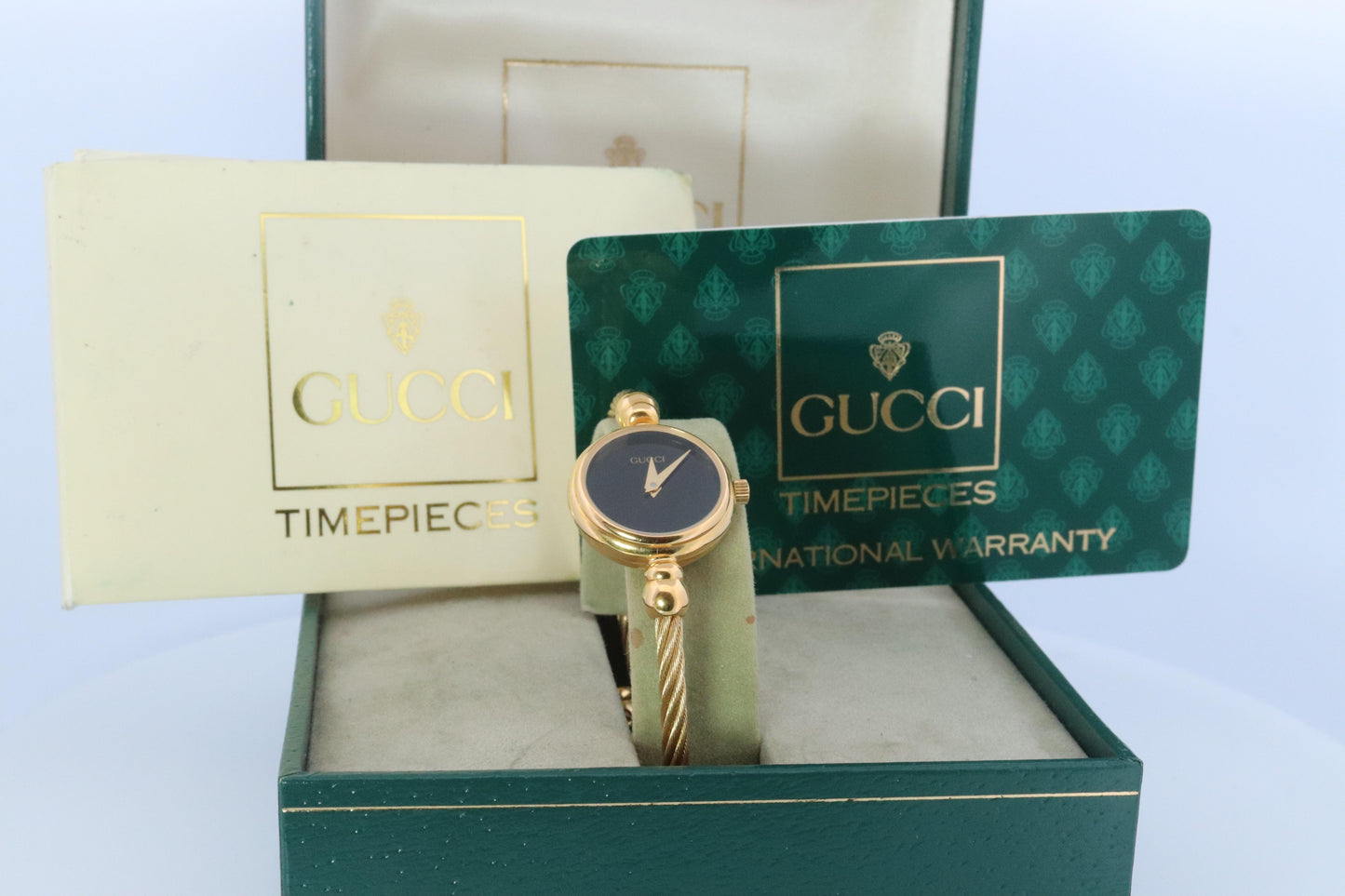 Vintage GUCCI Quartz 2700.2.L  Watch. Gucci Ladies Bangle Gold Tone Wristwatch
