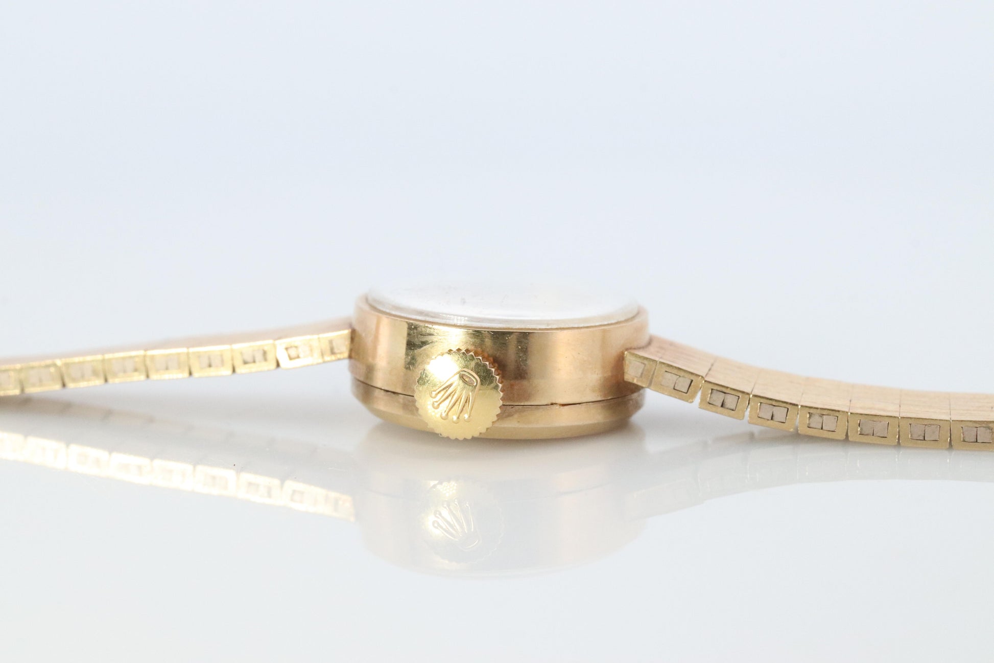 Genuine Rolex Watch. 9k YG Ladies Rolex Mechanical Windup Watch.