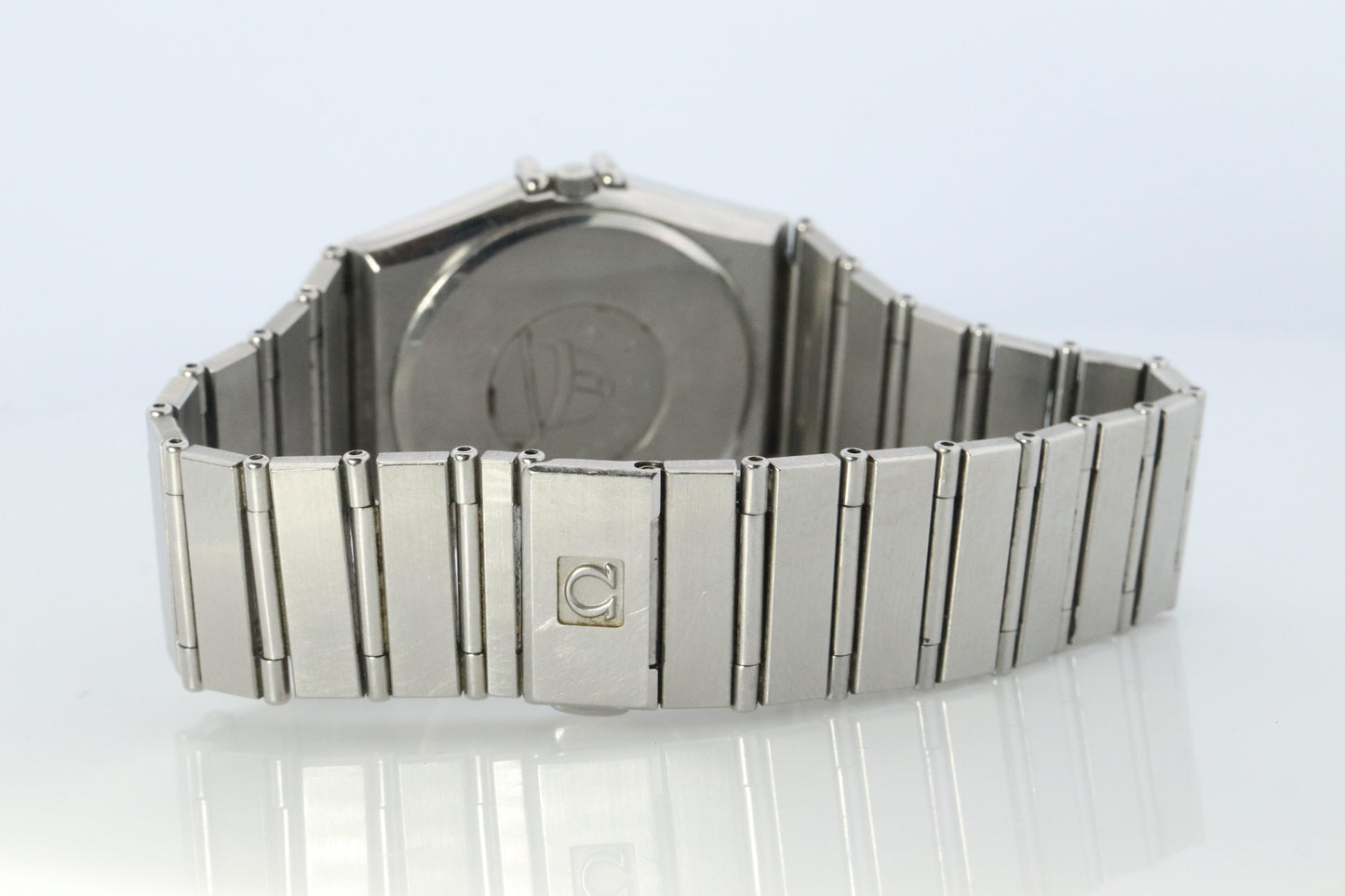 Omega Watch.  Omega Constellation Quartz 1448 Date Wristwatch. Mens Omega