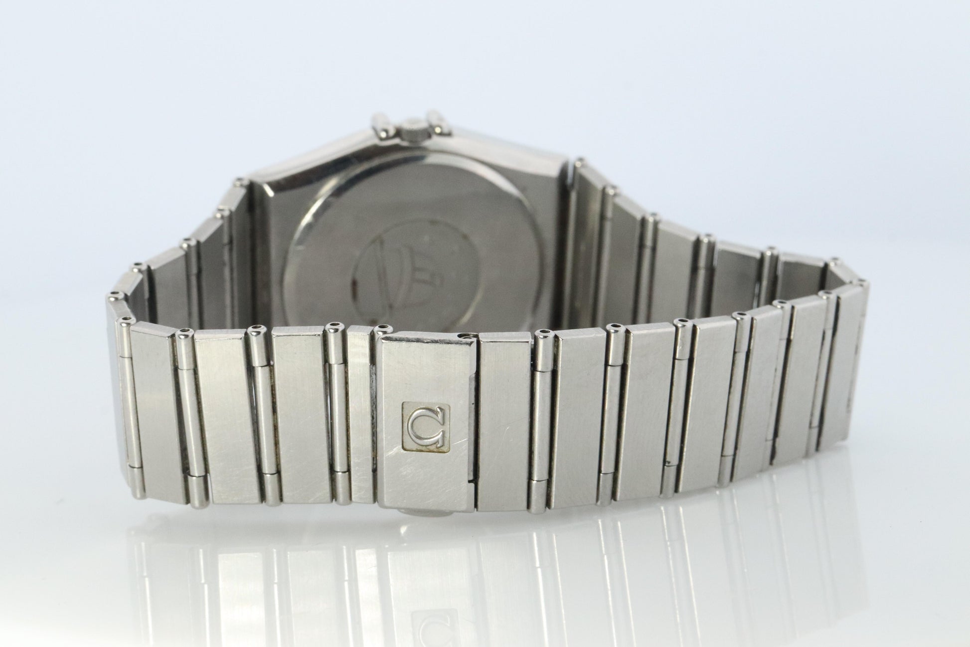 Omega Watch.  Omega Constellation Quartz 1448 Date Wristwatch. Mens Omega