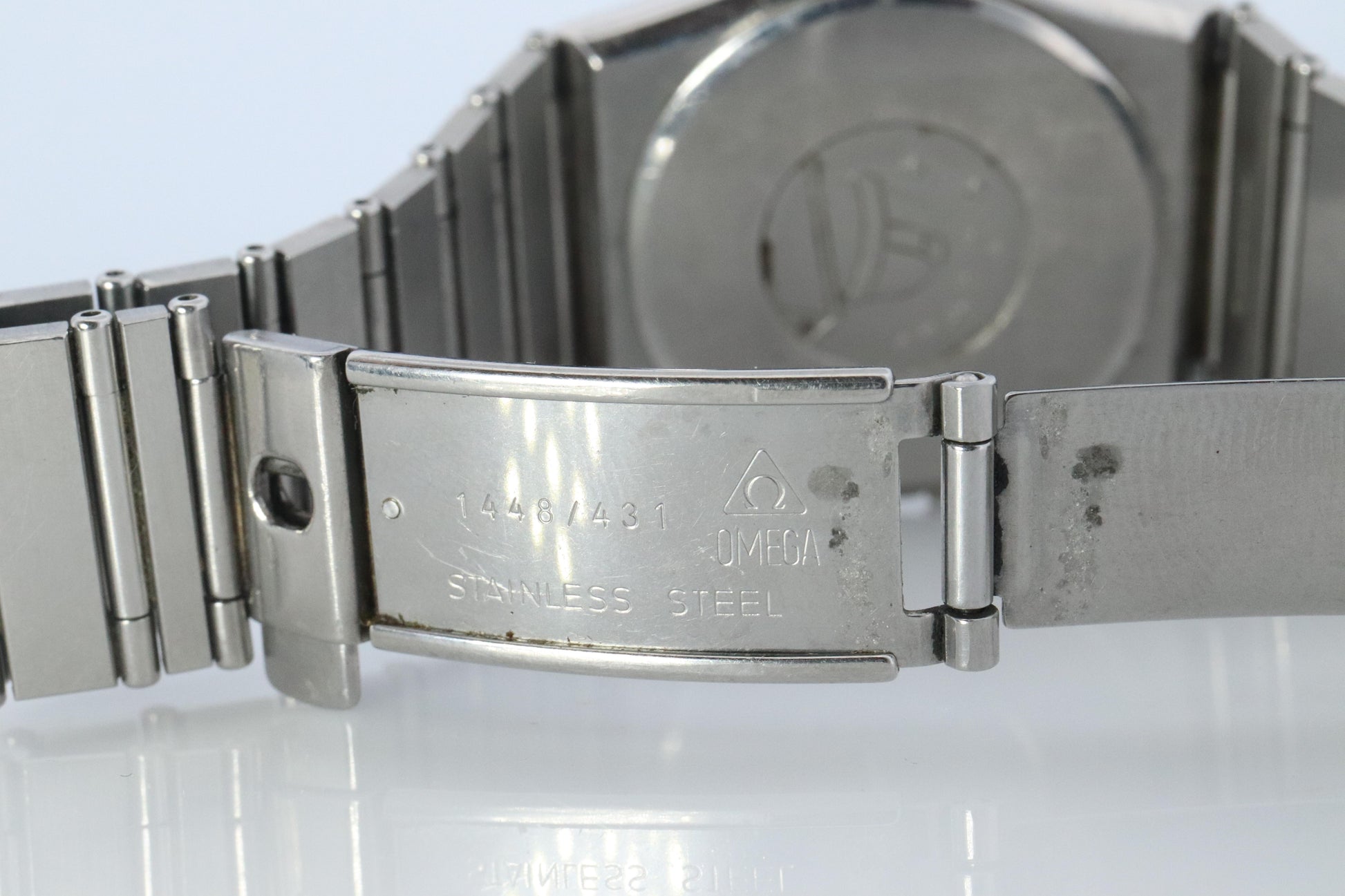 Omega Watch.  Omega Constellation Quartz 1448 Date Wristwatch. Mens Omega