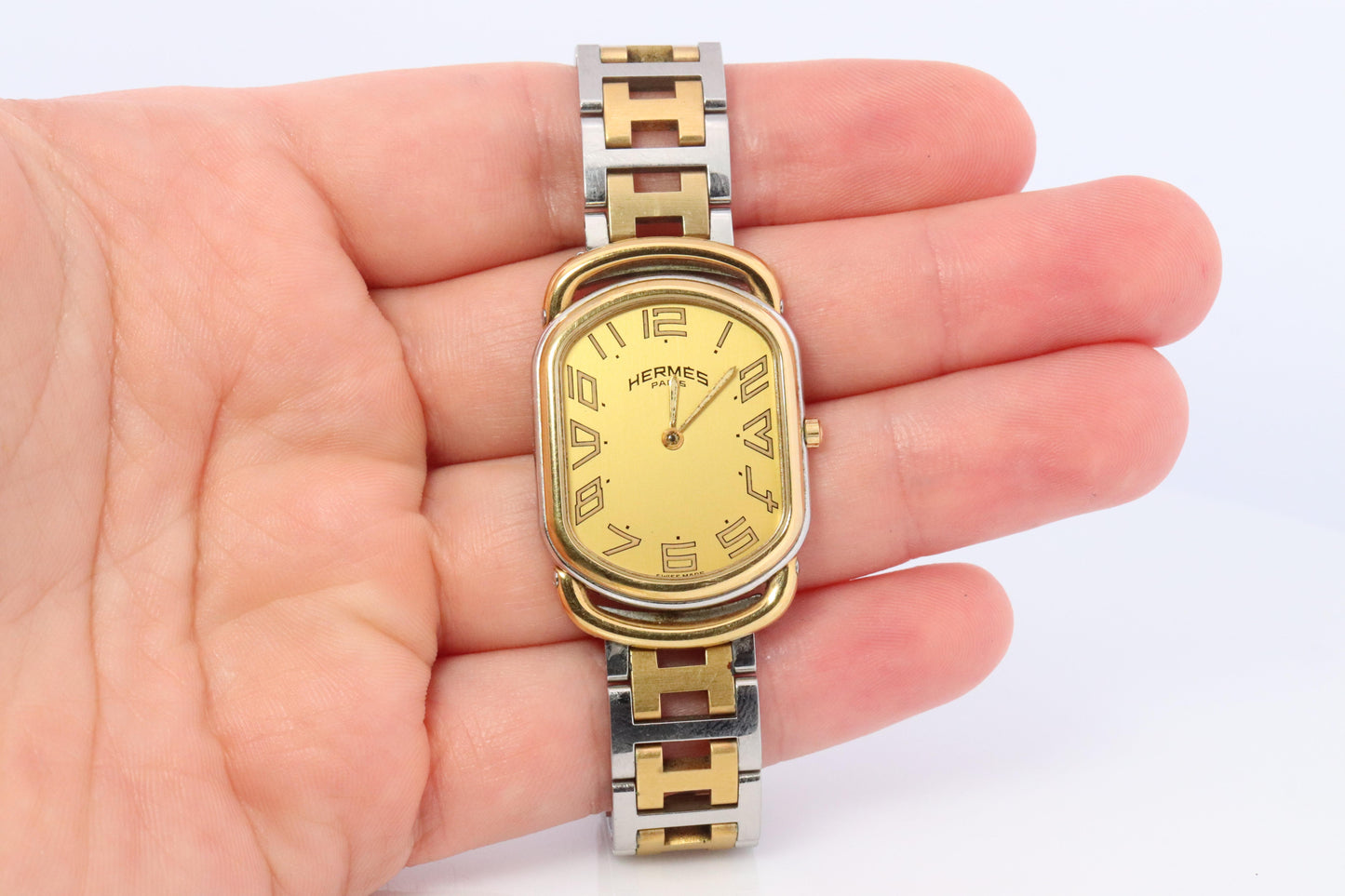 Genuine HERMES RALLYE XL Stainless Steel 25mm RA1.240 Quartz Watch Champagne.