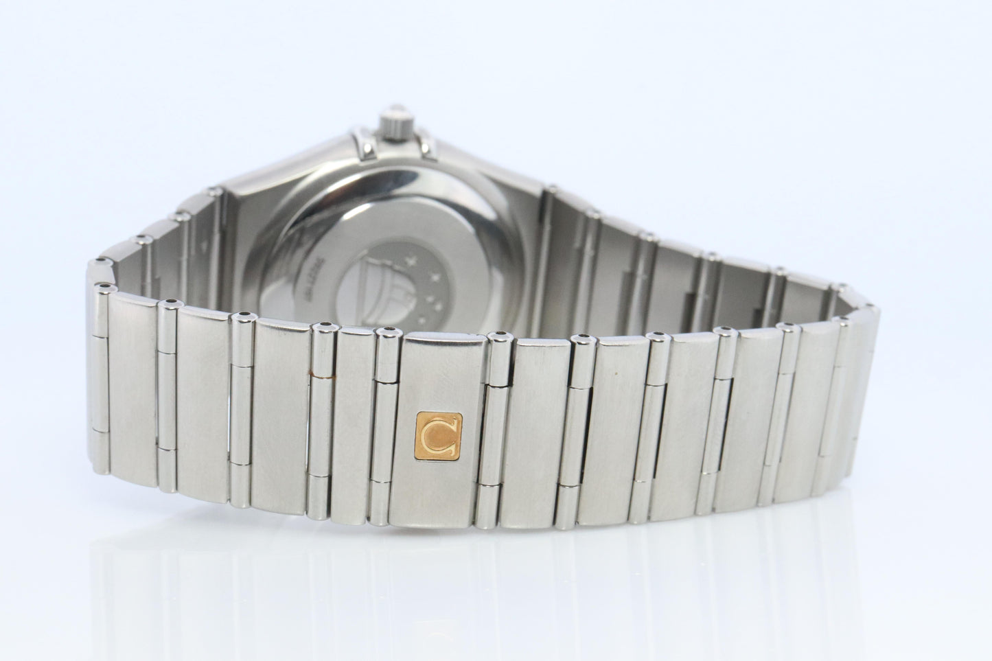 Omega Watch.  Omega Constellation Quartz 1552 Date Wristwatch. Mens Omega