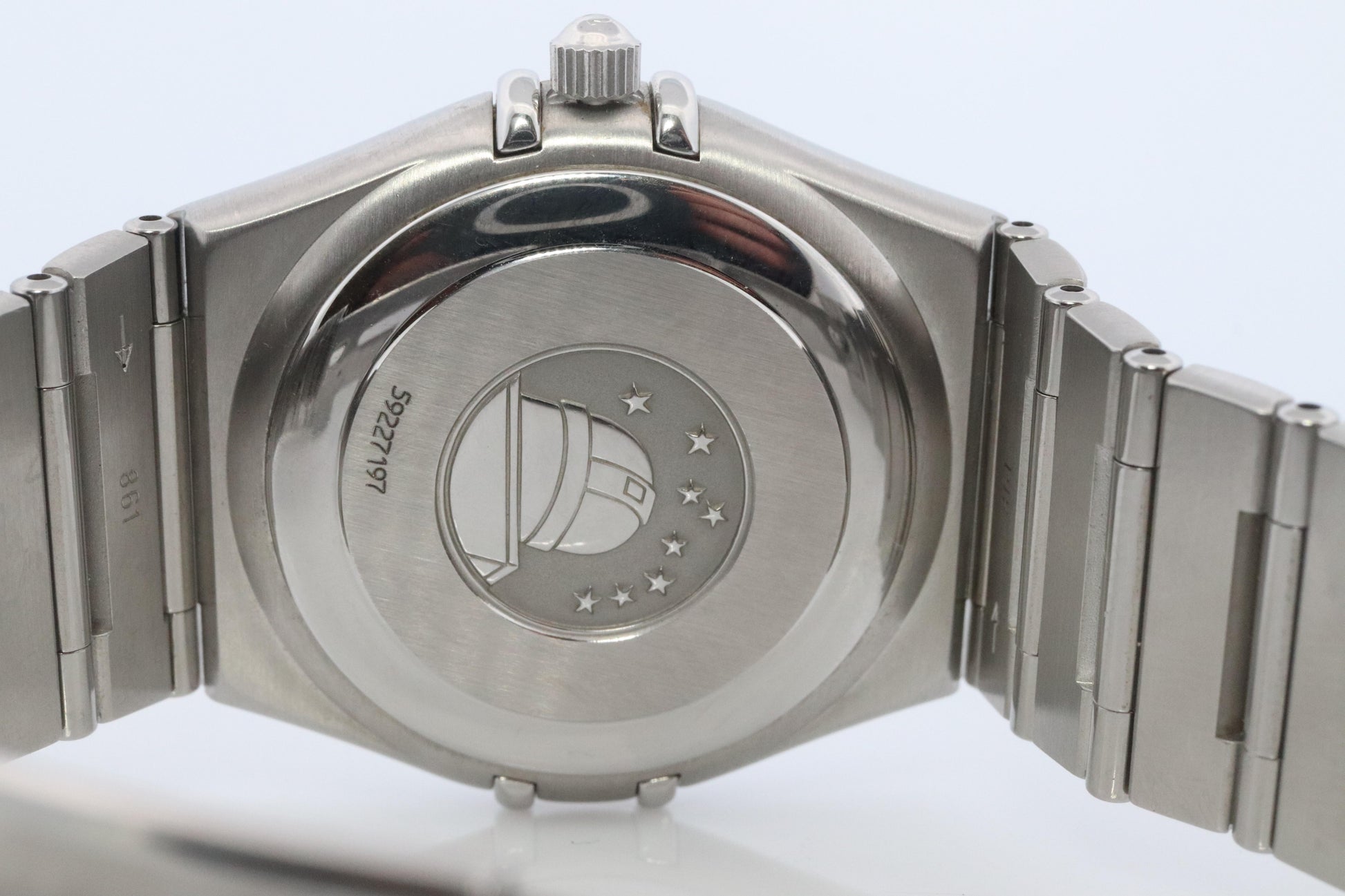 Omega Watch.  Omega Constellation Quartz 1552 Date Wristwatch. Mens Omega