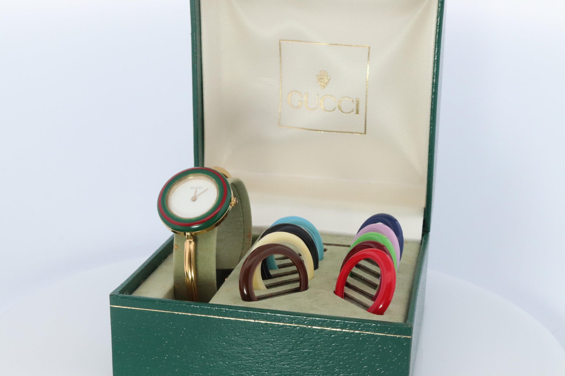 Vintage GUCCI Quartz 11/12.2  Watch. Gucci Ladies Bangle Interchange Bezel watch