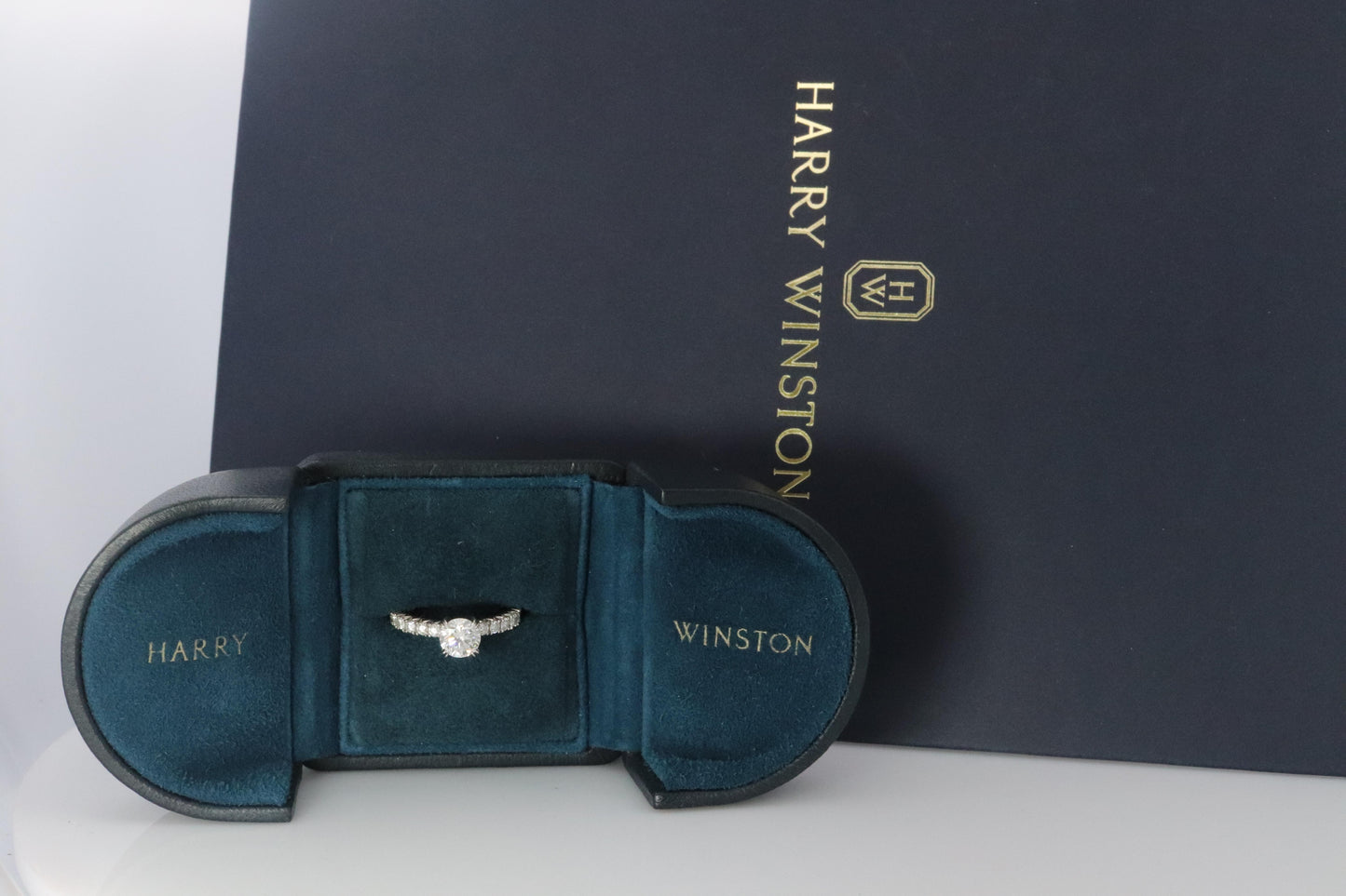 Harry Winston Diamond Ring. Round Diamond Engagement Solitaire PT950 Platinum.
