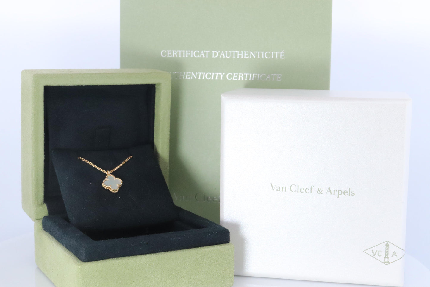 Van Cleef Arpels Alhambra Necklace . Genuine VCA 18k YG Mother of Pearl Pendant