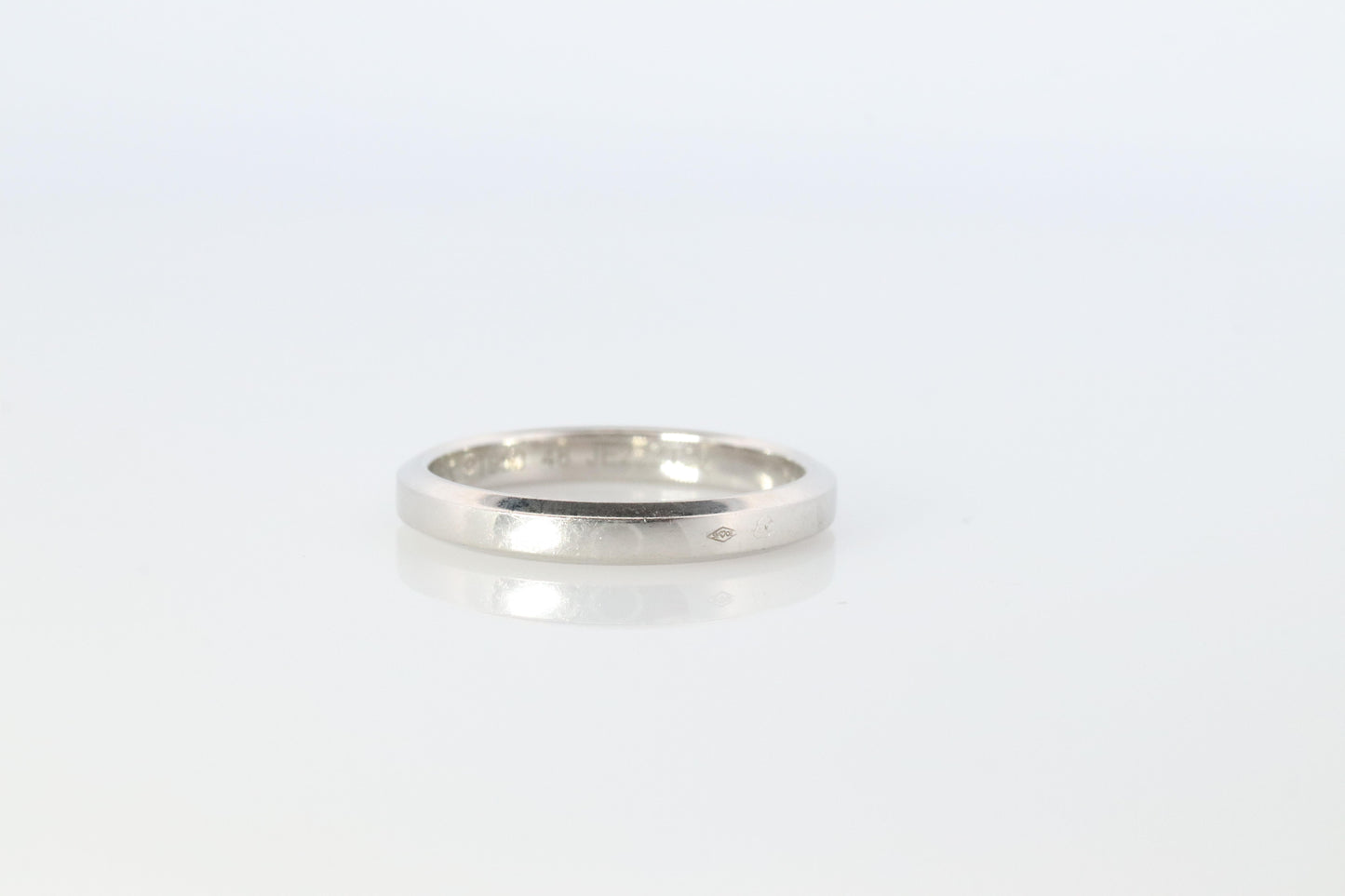 Preowned Van Cleef Arpels band. Genuine VCA PT950 Platinum Tendrement ring.