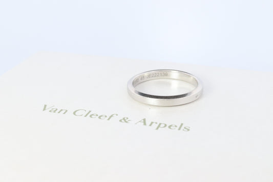 Preowned Van Cleef Arpels band. Genuine VCA PT950 Platinum Tendrement ring.