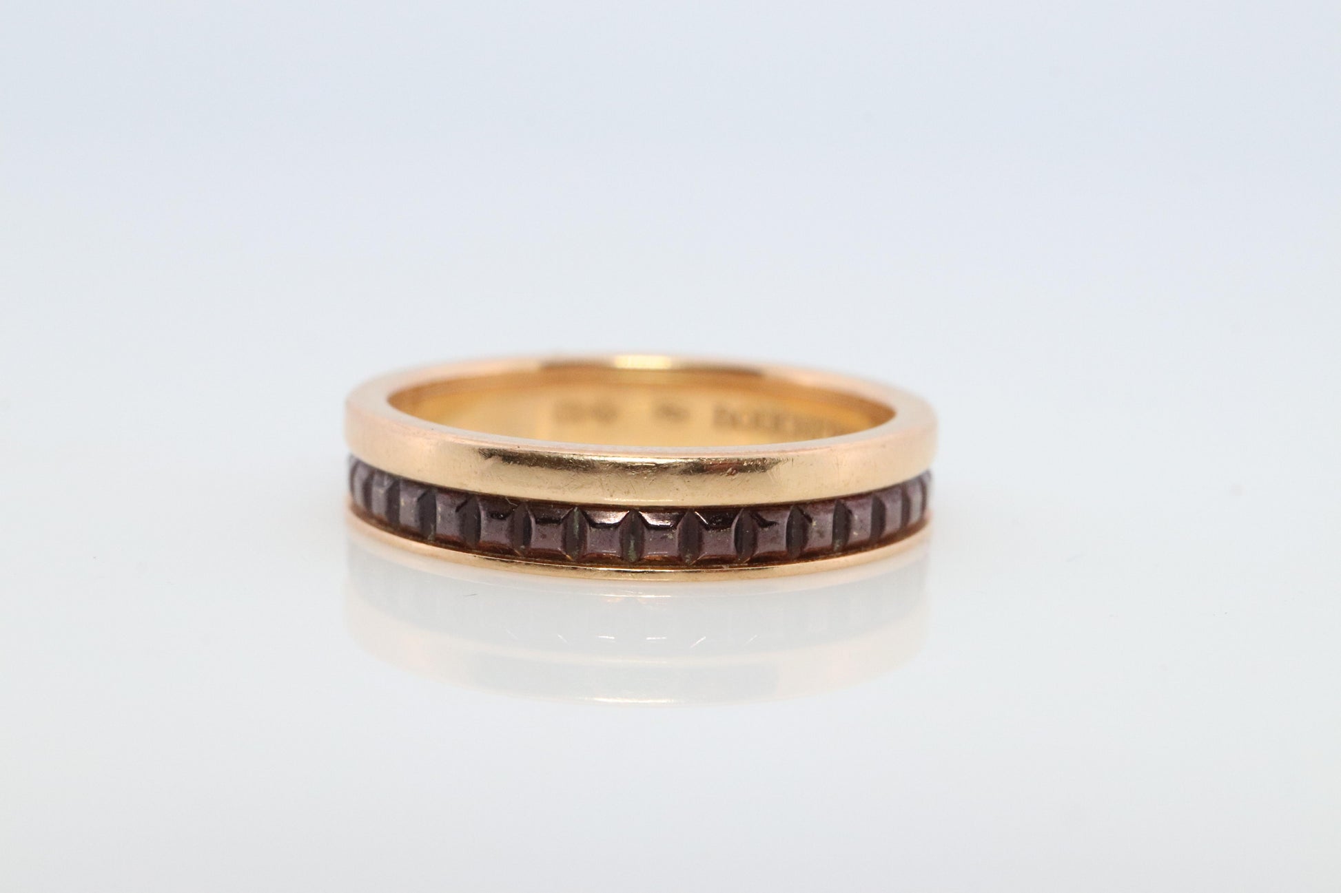 Boucheron 18k Band. Vintage 750 Boucheron Quattre Classique