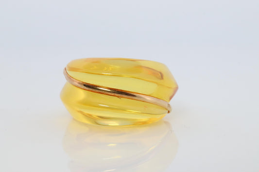18k BACCARAT Ring. Yellow Crystal retro Coquillage Ring.
