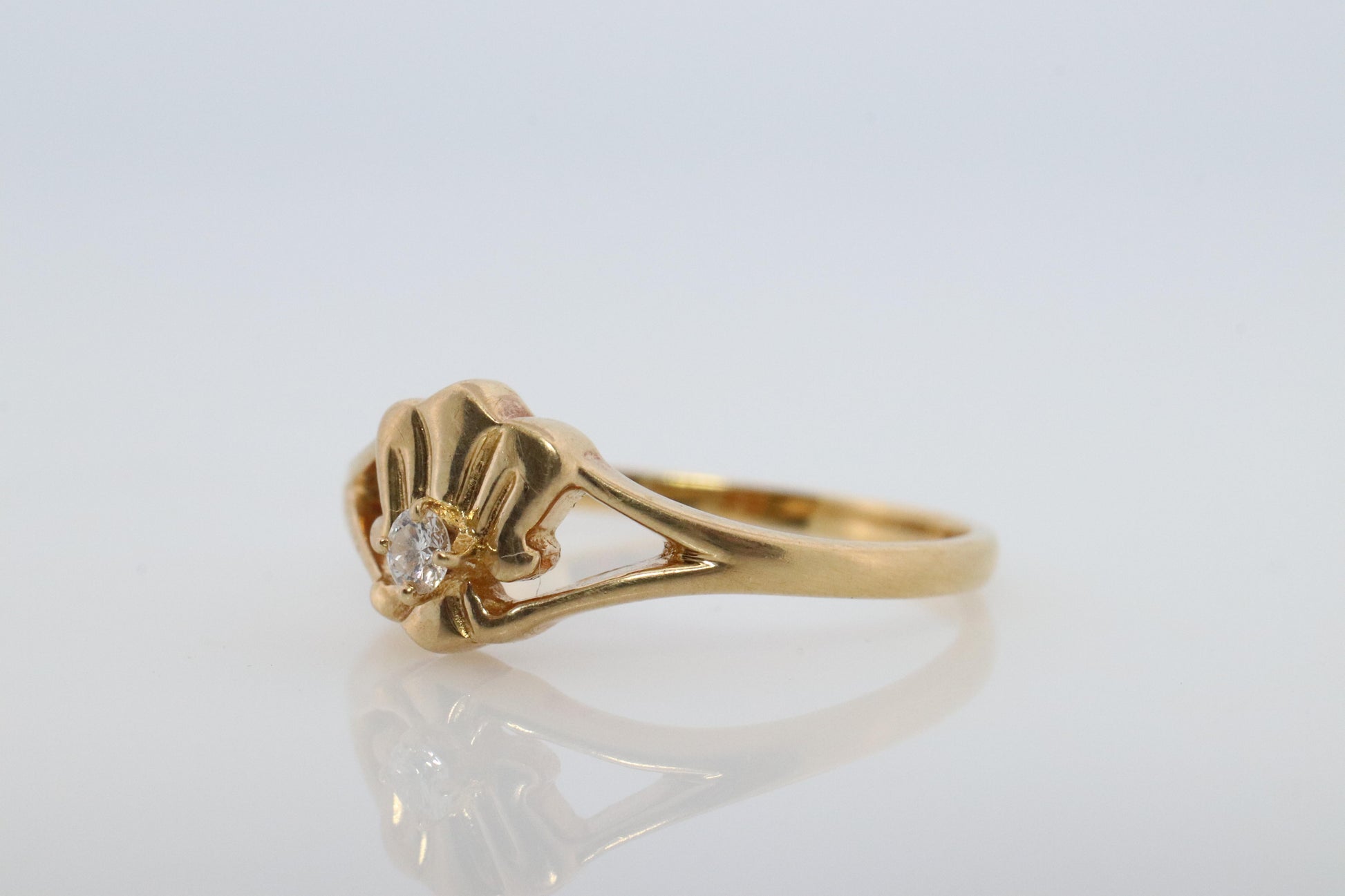 Mikimoto Ring. Vintage 18k Gold Mikimoto Dainty Diamond Ring.