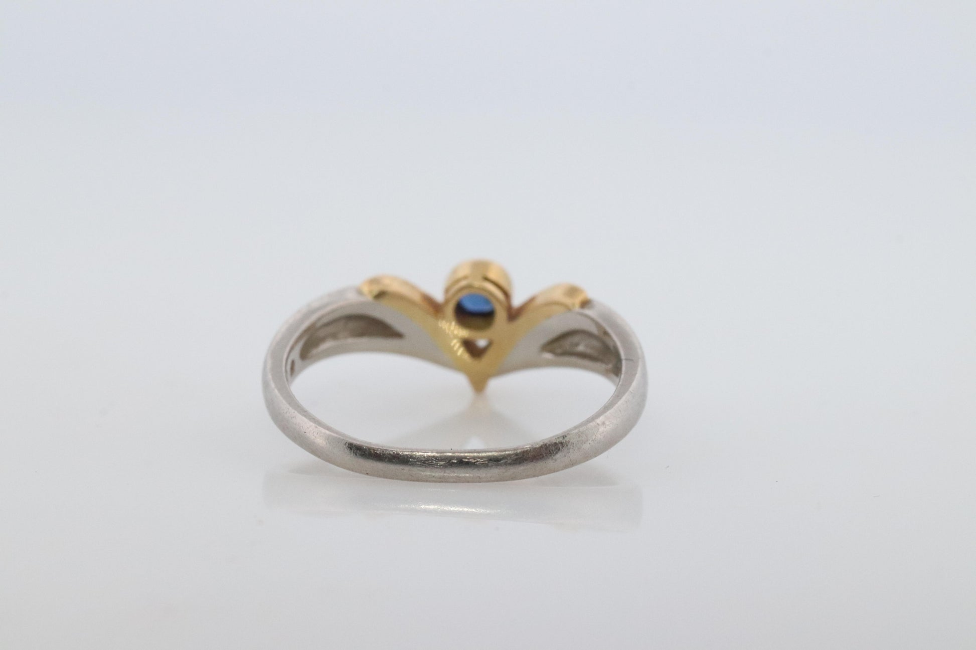 Mikimoto Sapphire Ring. Platinum 18k Mikimoto Sapphire Bezel V Band.