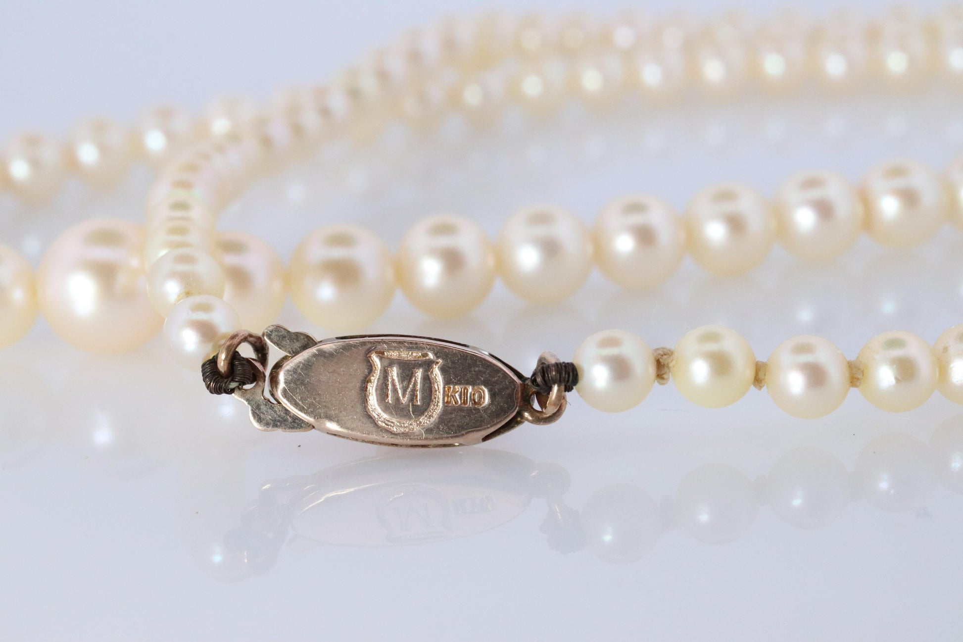 MIKIMOTO 10k Gold Pearl Necklace. Graduated  Pearl Strand 18in Necklace Mikimoto