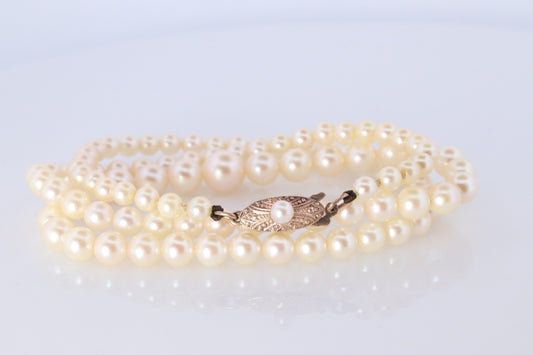 MIKIMOTO 10k Gold Pearl Necklace. Graduated  Pearl Strand 18in Necklace Mikimoto