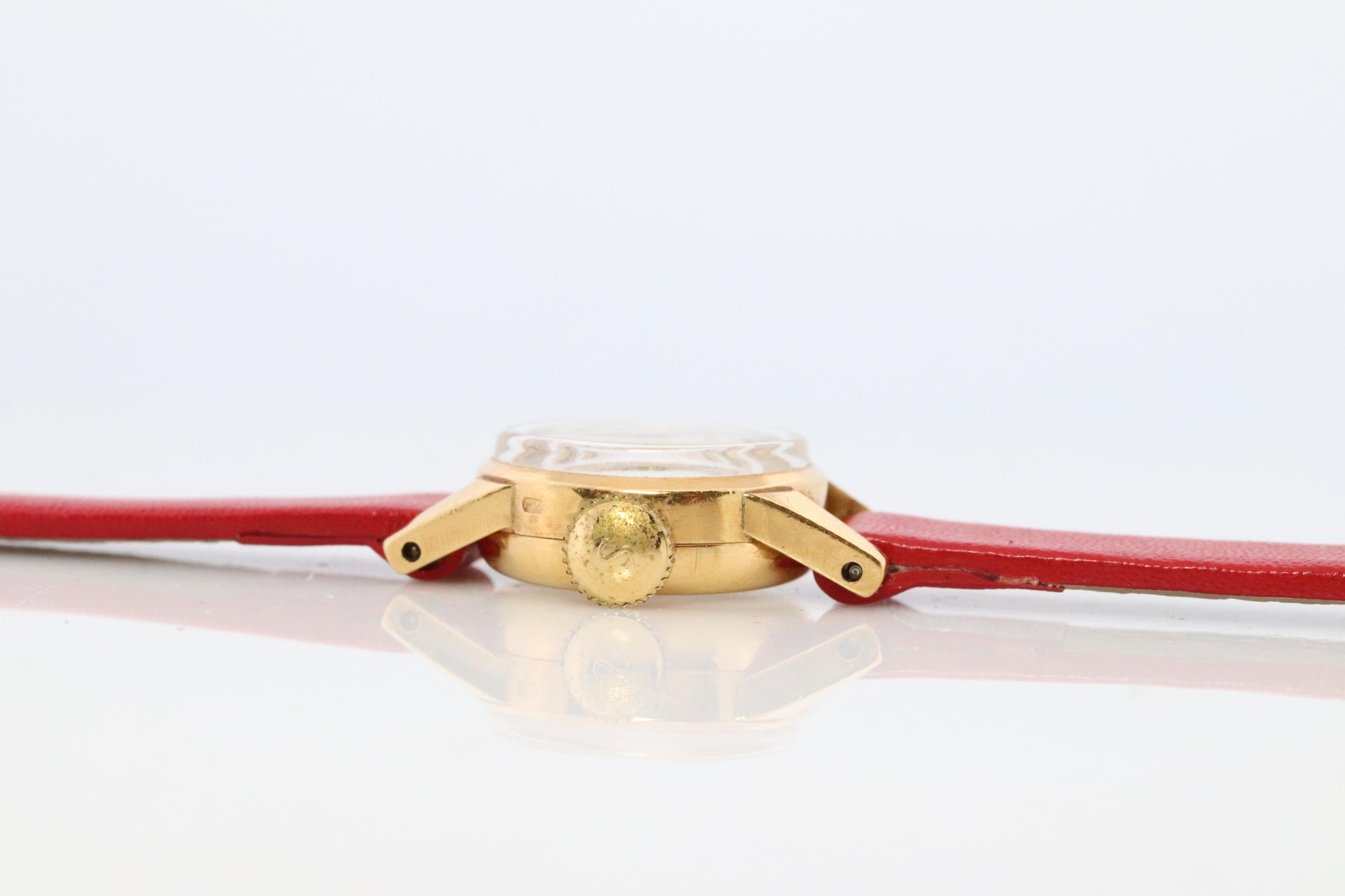 Genuine 18k Rolex Precision Watch. 18k YG Ladies 8648 Dainty 1940s Ladies Rolex