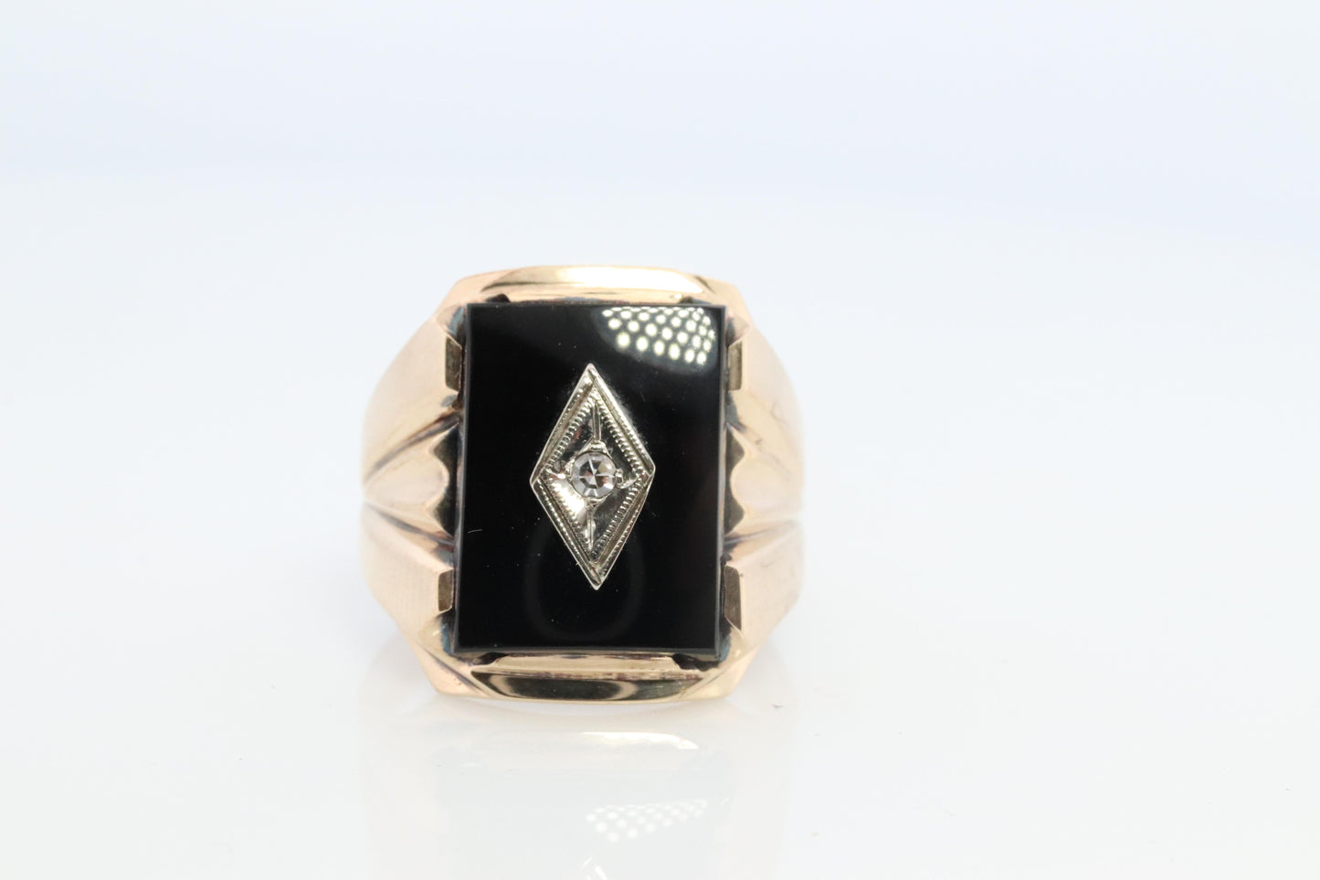 10k ONYX and diamond Signet ring. Heavy Mens Onyx and diamond Signet ring