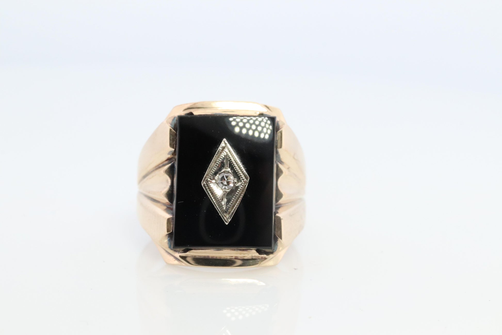 10k ONYX and diamond Signet ring. Heavy Mens Onyx and diamond Signet ring