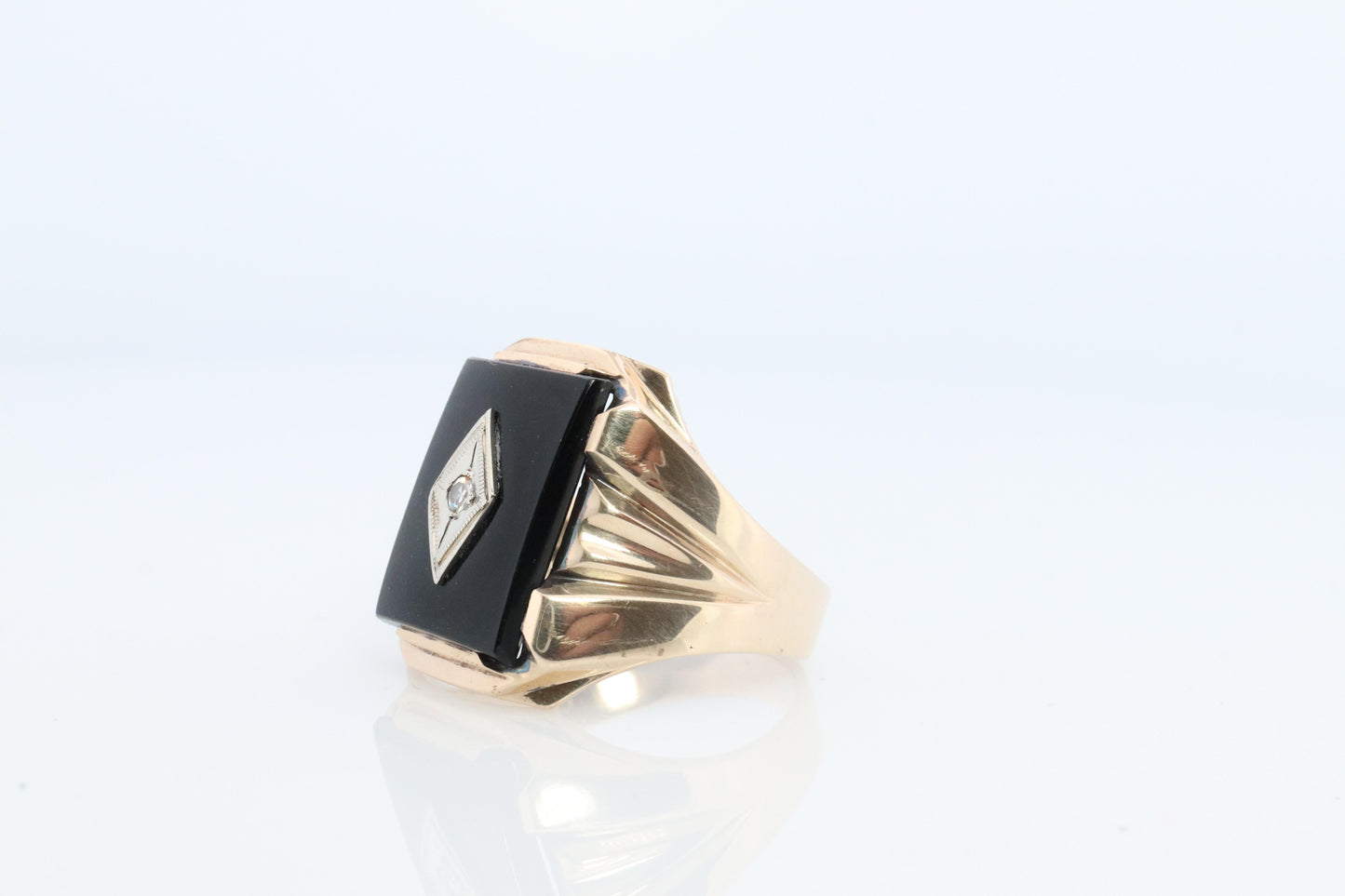 10k ONYX and diamond Signet ring. Heavy Mens Onyx and diamond Signet ring