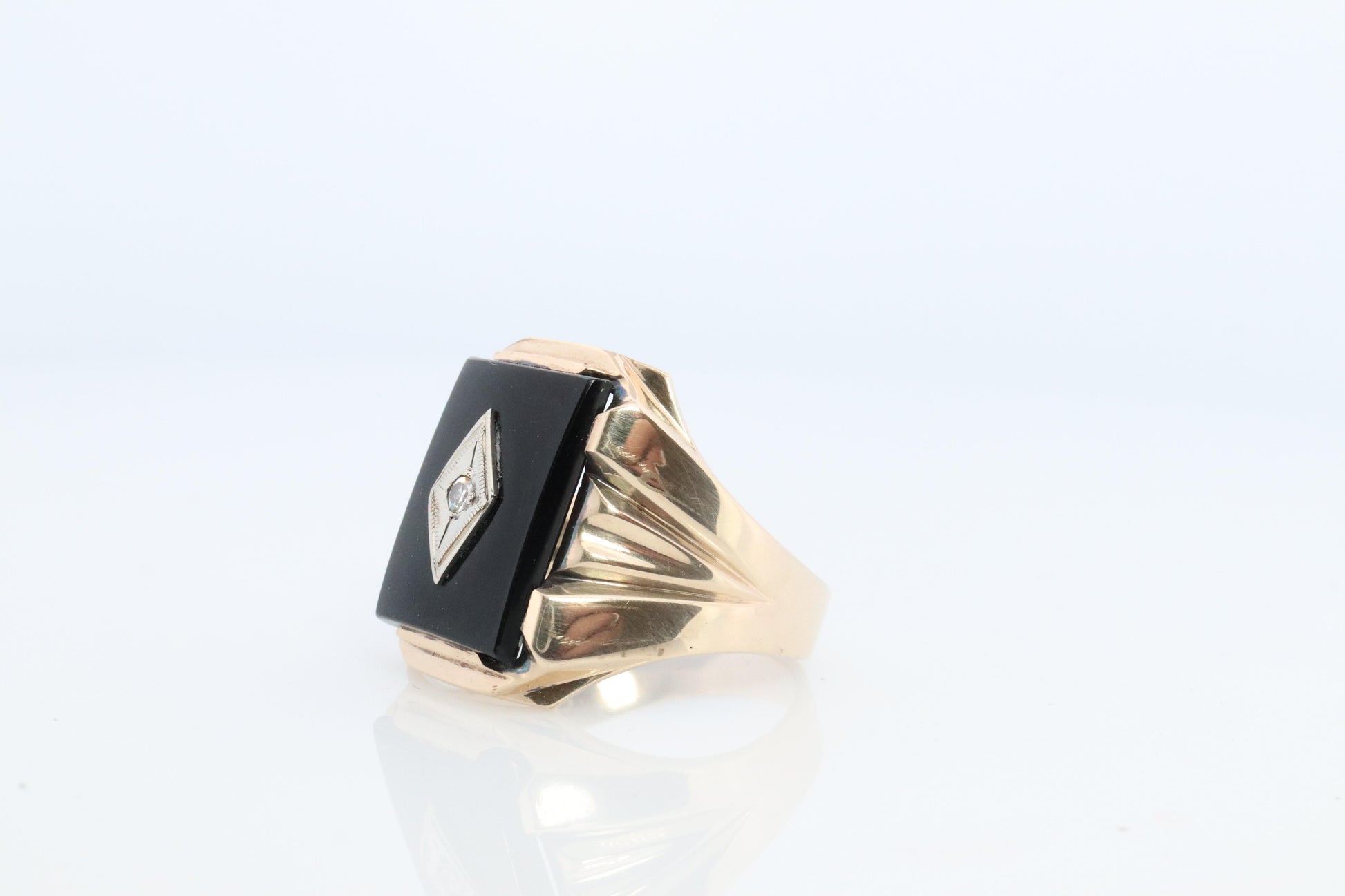 10k ONYX and diamond Signet ring. Heavy Mens Onyx and diamond Signet ring
