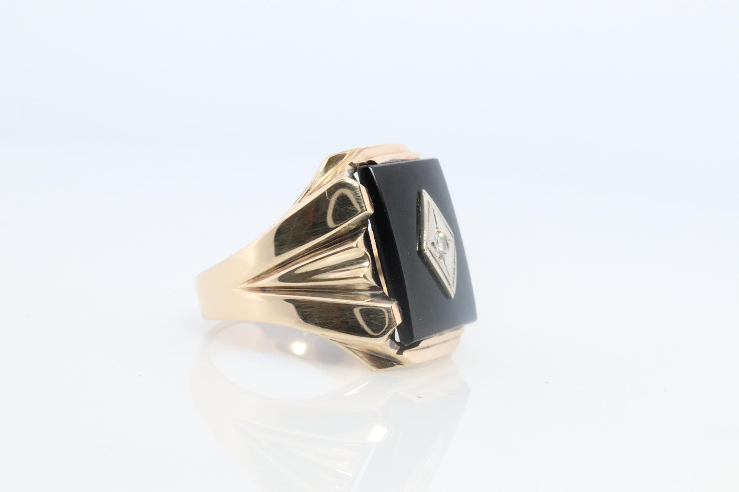 10k ONYX and diamond Signet ring. Heavy Mens Onyx and diamond Signet ring