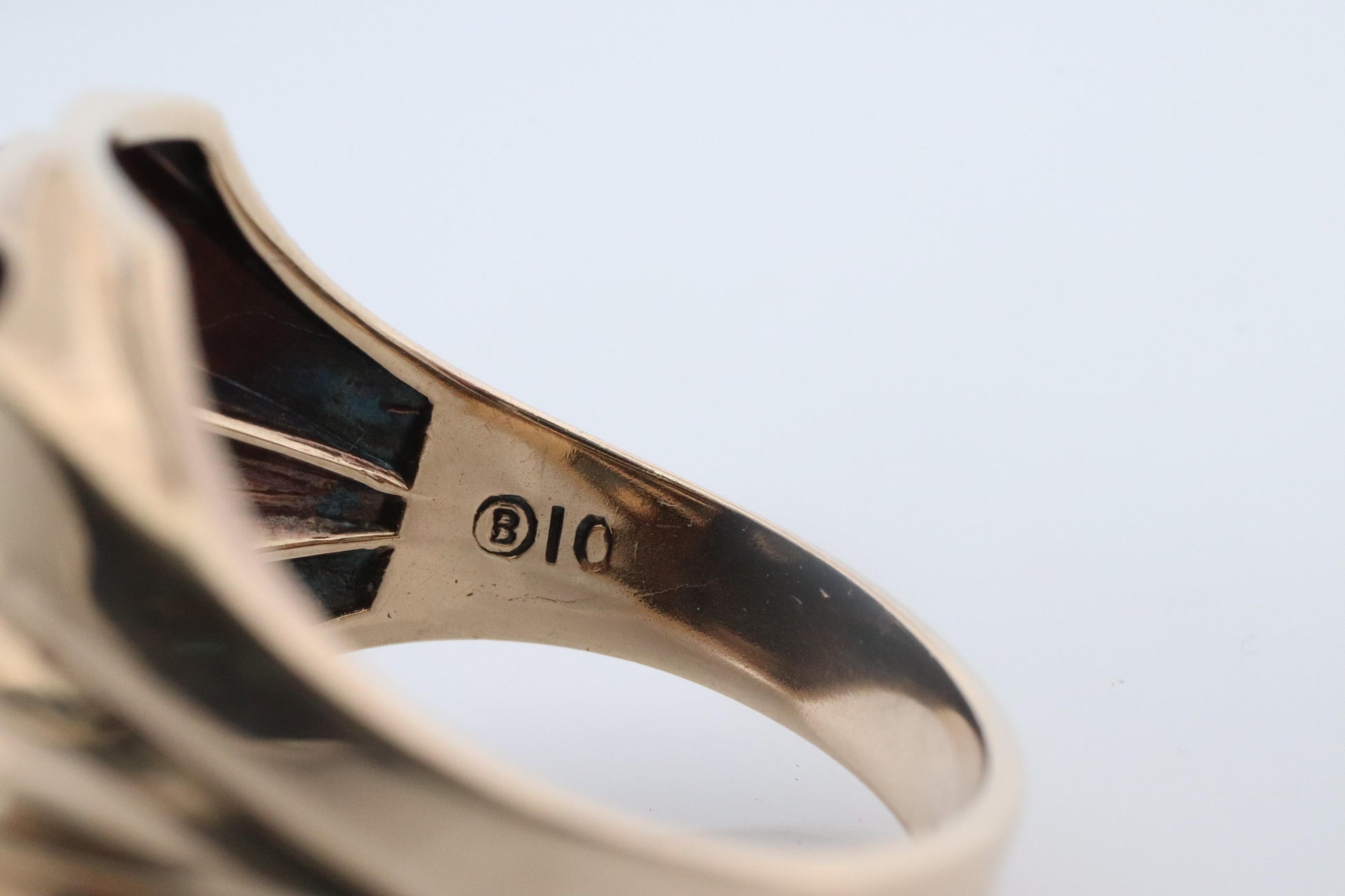 10k ONYX and diamond Signet ring. Heavy Mens Onyx and diamond Signet ring