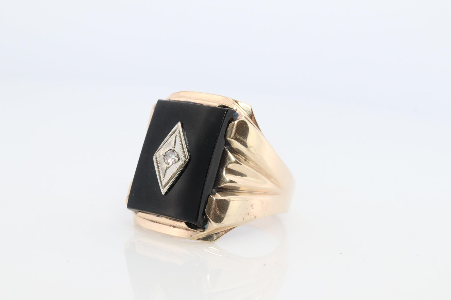 10k ONYX and diamond Signet ring. Heavy Mens Onyx and diamond Signet ring