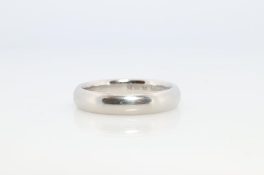 Harry Winston Ring. Comfort Fit Harry Winston Wedding 4mm wide Band.