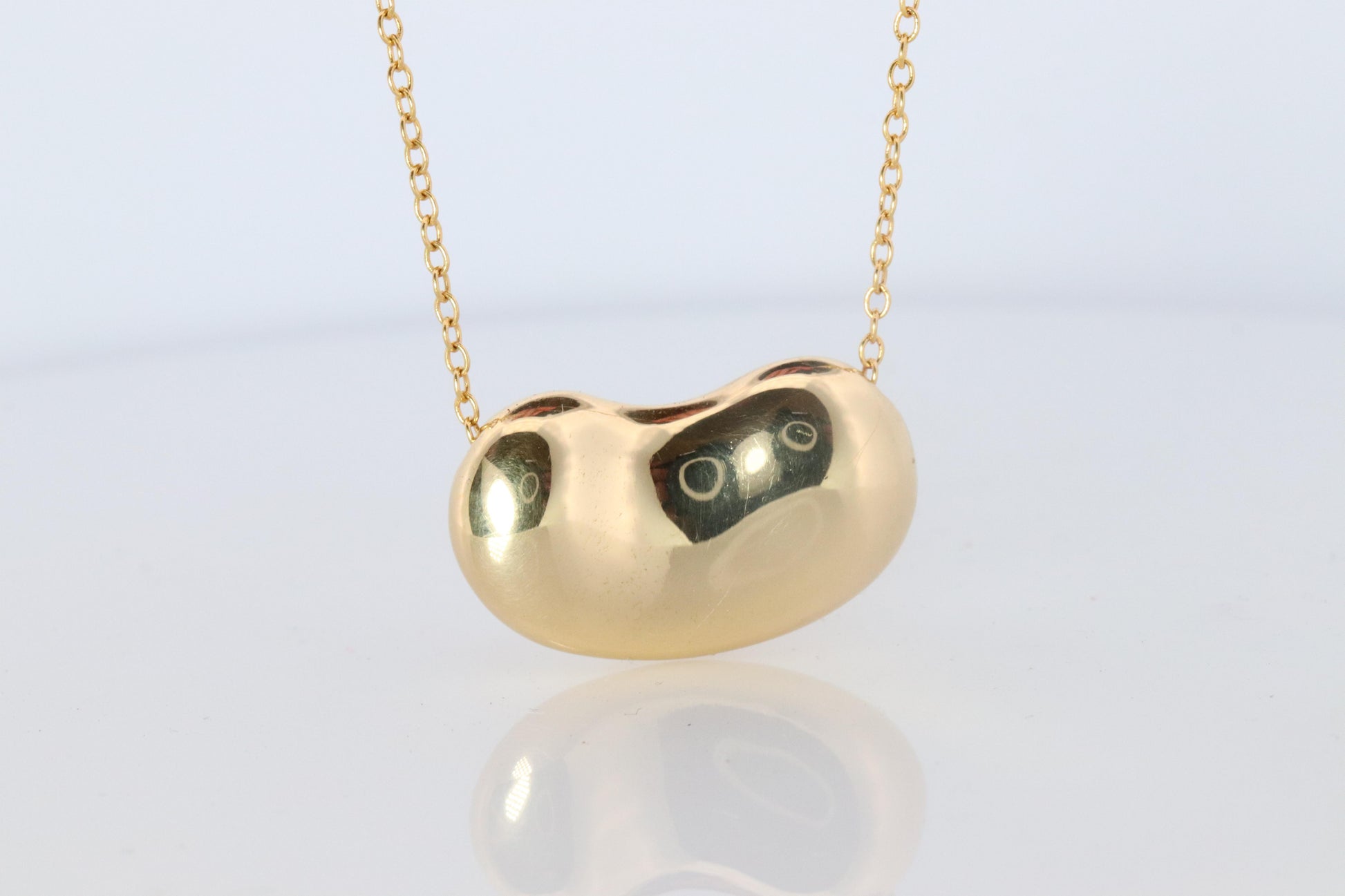 Tiffany & Co. Large Bean Pendant Necklace. 750 Yellow Gold Tiffany Long Chain.