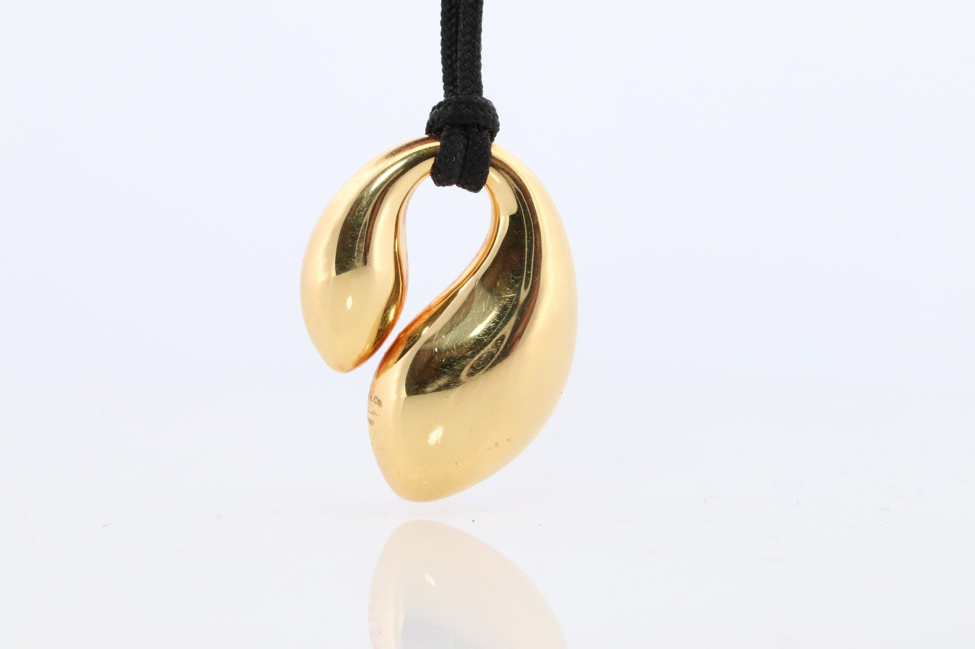 Tiffany & Co. 18k Gold Double Tear 1977 Cable Pendant Necklace