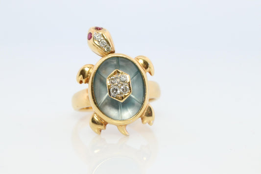 18k TURTLE ring. DIAMOND Topaz encrusted Turtle 3D Animated Seaturtle ring.