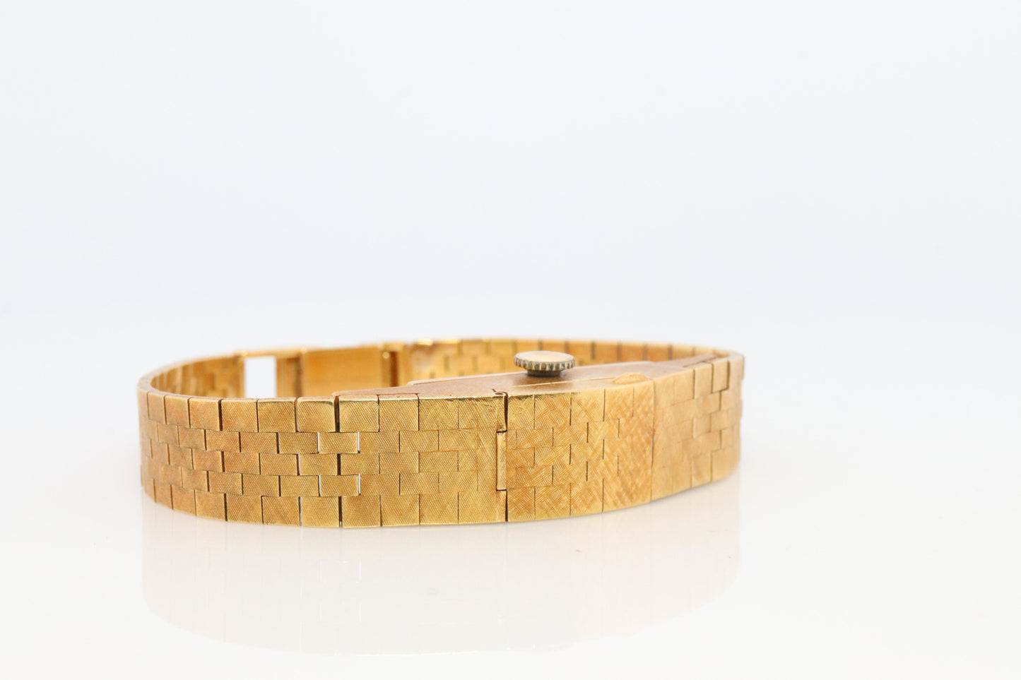 18k Chopard LUC Ladies Manual watch. Vintage Chopard 18k Yellow gold Watch.